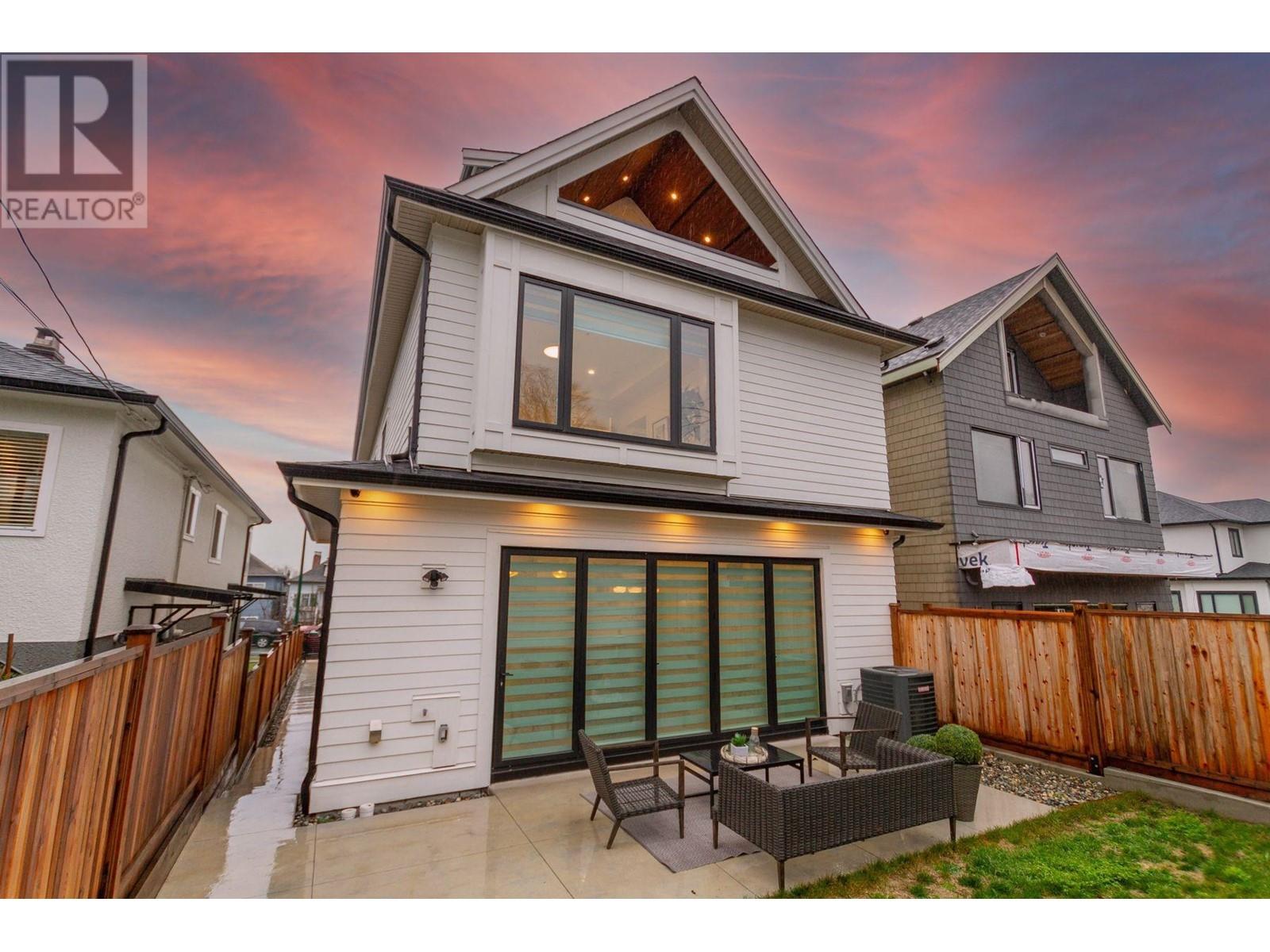 Listing Picture 25 of 25 : 2 1982 VENABLES STREET, Vancouver / 溫哥華 - 魯藝地產 Yvonne Lu Group - MLS Medallion Club Member