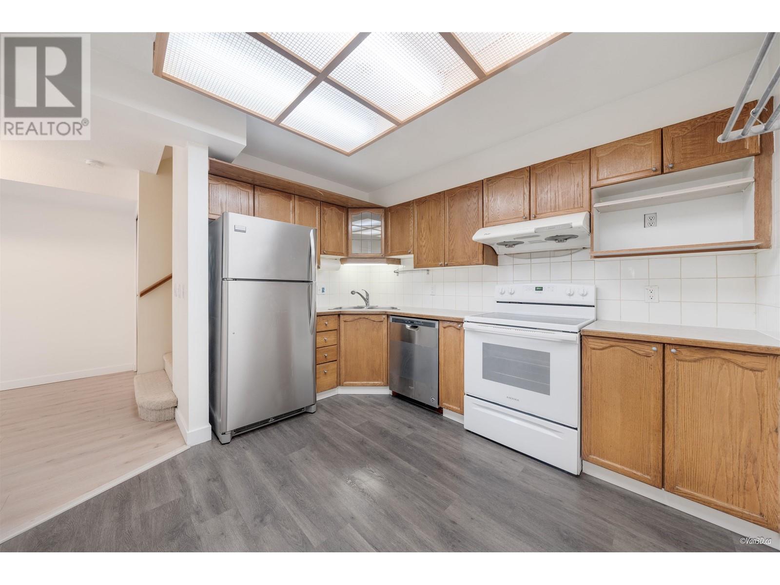 Listing Picture 12 of 40 : 34 7188 EDMONDS STREET, Burnaby / 本拿比 - 魯藝地產 Yvonne Lu Group - MLS Medallion Club Member