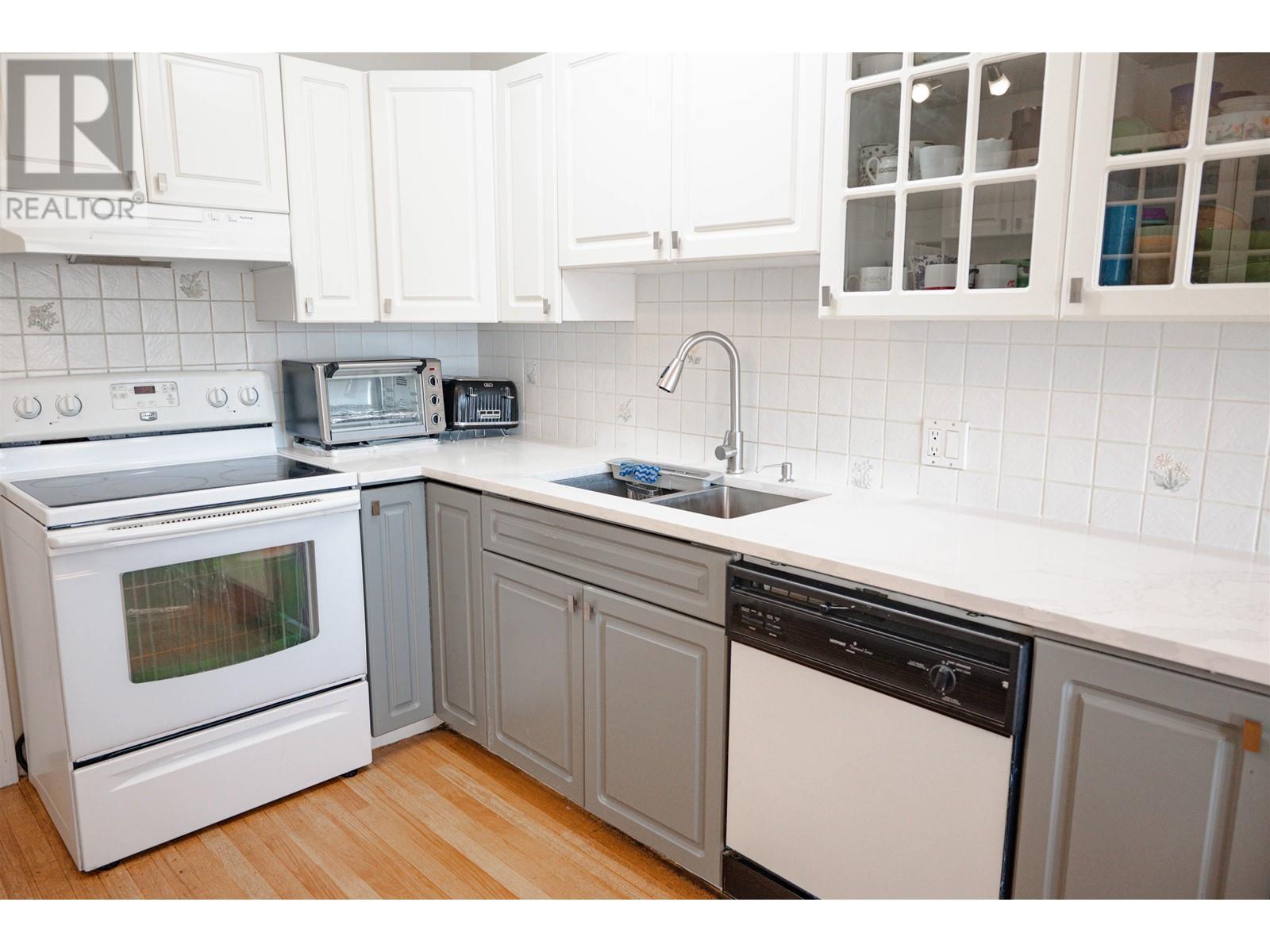 7936 Edmonds Street, Burnaby, British Columbia  V3N 1C2 - Photo 17 - R2963061