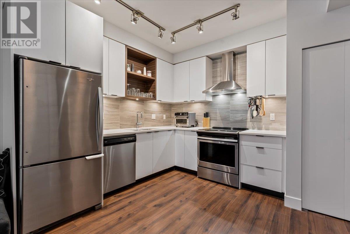 Listing Picture 11 of 30 : 134 5355 LANE STREET, Burnaby / 本拿比 - 魯藝地產 Yvonne Lu Group - MLS Medallion Club Member