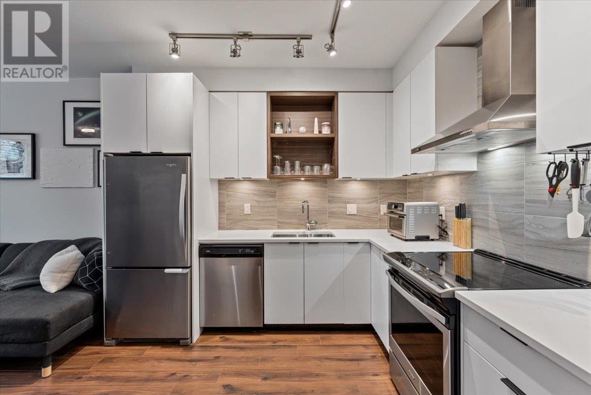 Listing Picture 12 of 30 : 134 5355 LANE STREET, Burnaby / 本拿比 - 魯藝地產 Yvonne Lu Group - MLS Medallion Club Member