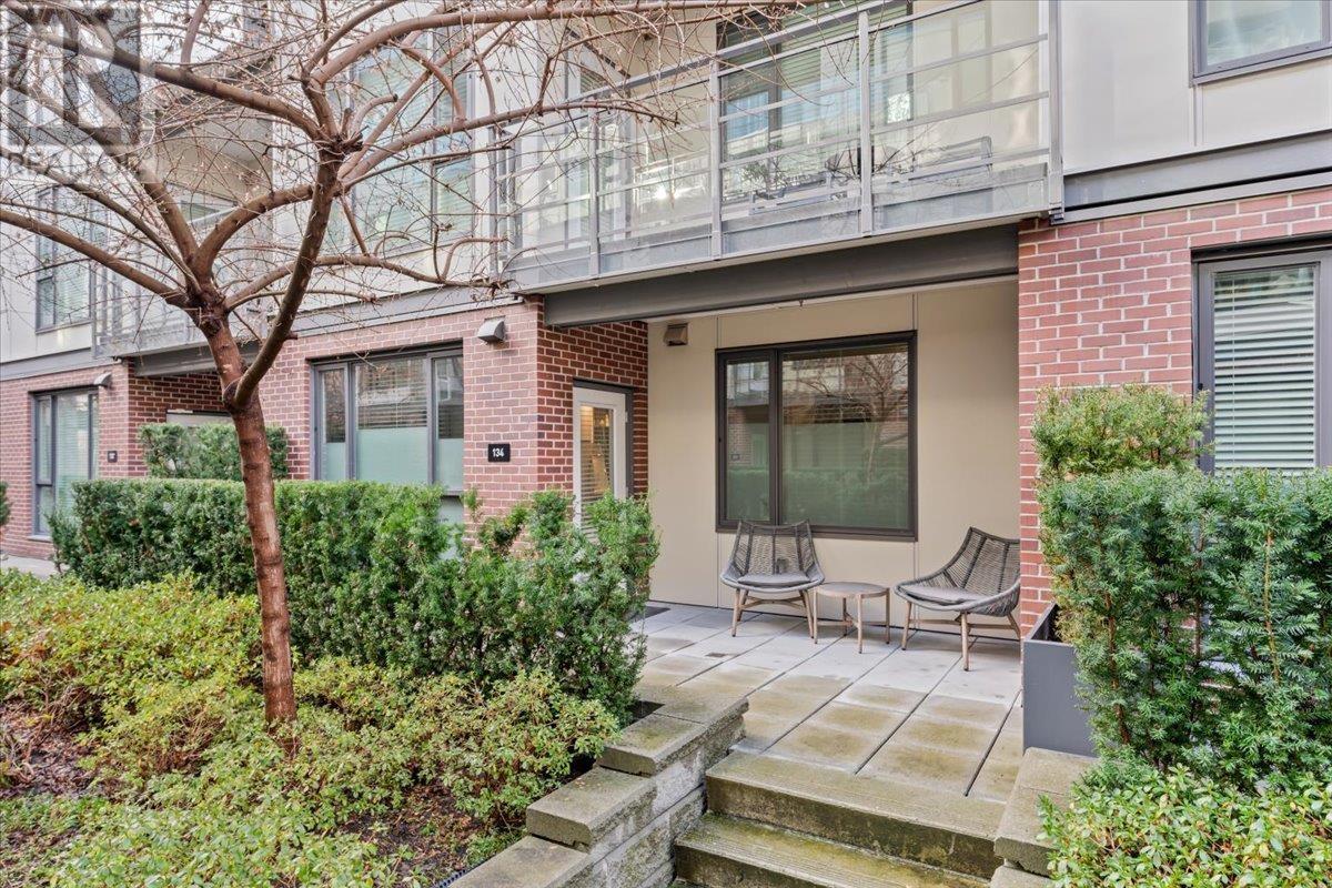 Listing Picture 24 of 30 : 134 5355 LANE STREET, Burnaby / 本拿比 - 魯藝地產 Yvonne Lu Group - MLS Medallion Club Member