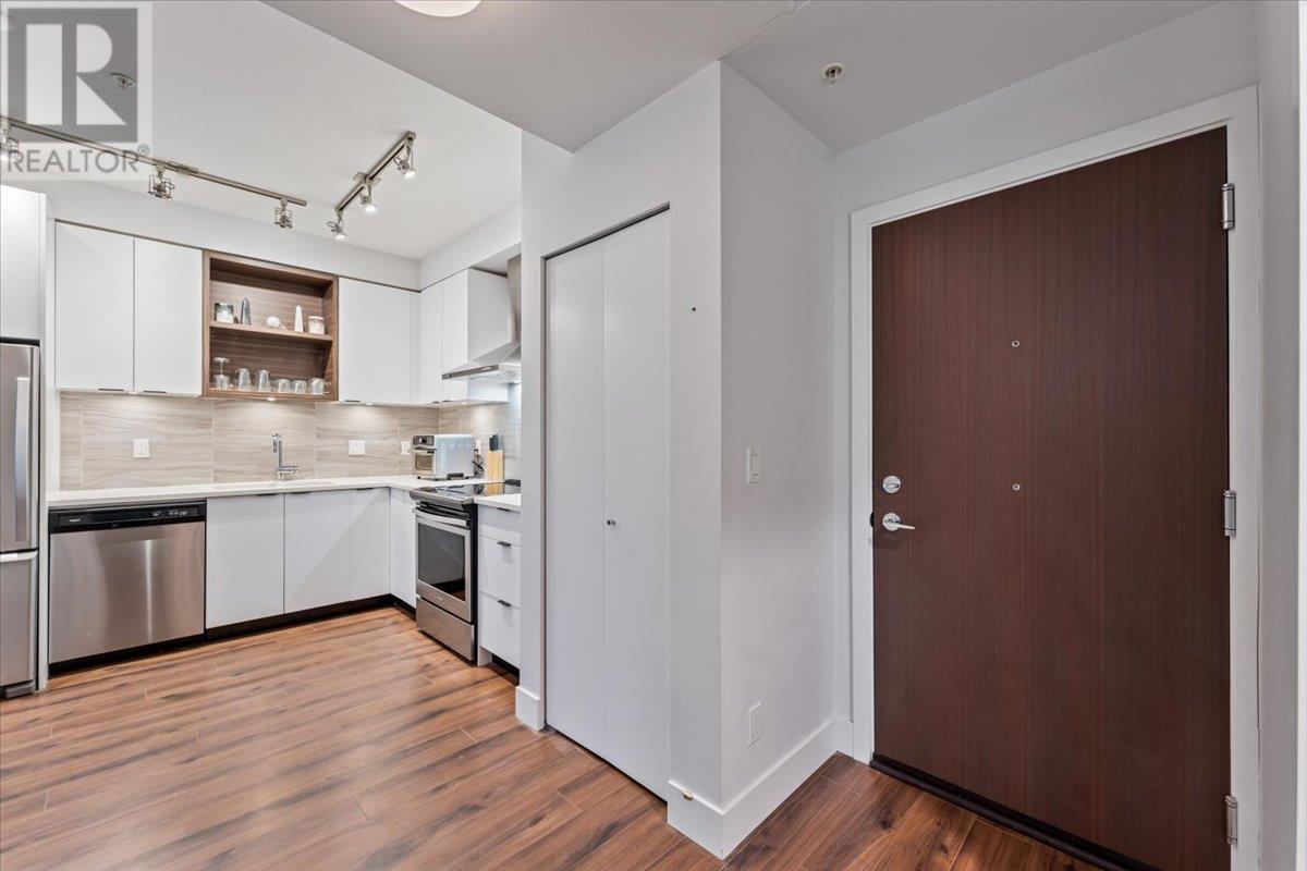 Listing Picture 5 of 30 : 134 5355 LANE STREET, Burnaby / 本拿比 - 魯藝地產 Yvonne Lu Group - MLS Medallion Club Member