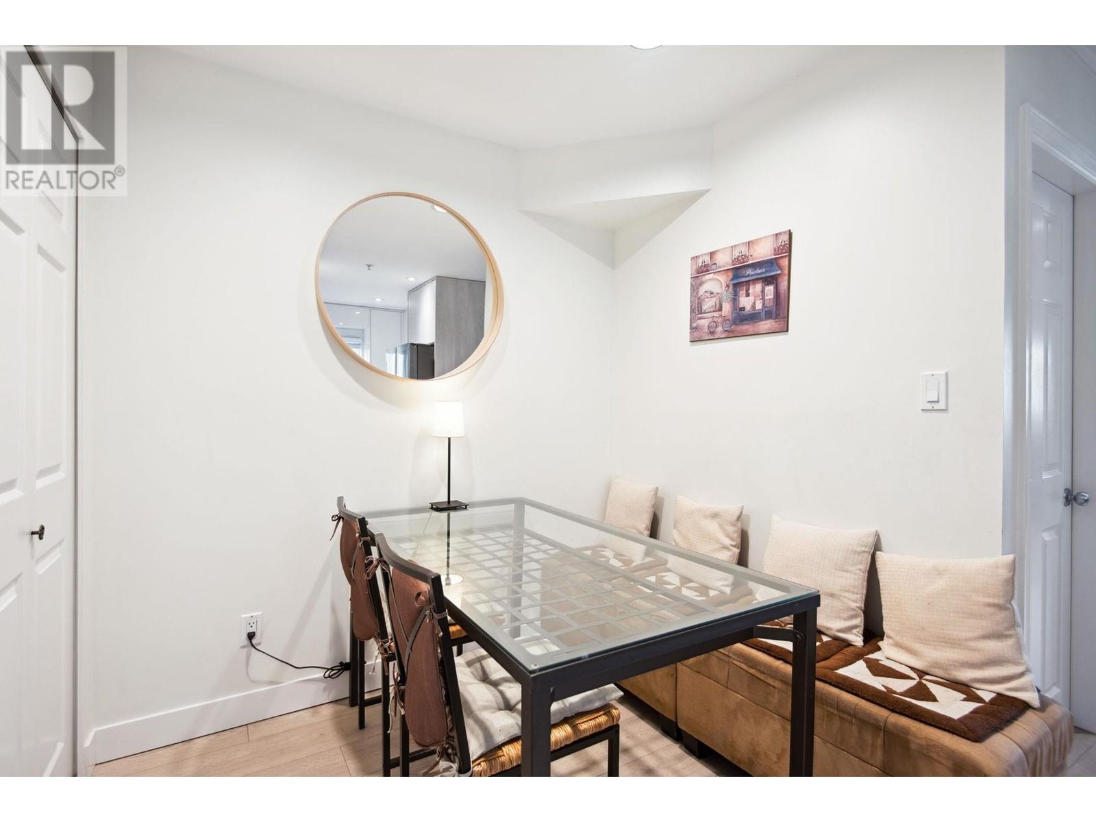 Listing Picture 27 of 40 : 6925 MAIN STREET, Vancouver / 溫哥華 - 魯藝地產 Yvonne Lu Group - MLS Medallion Club Member