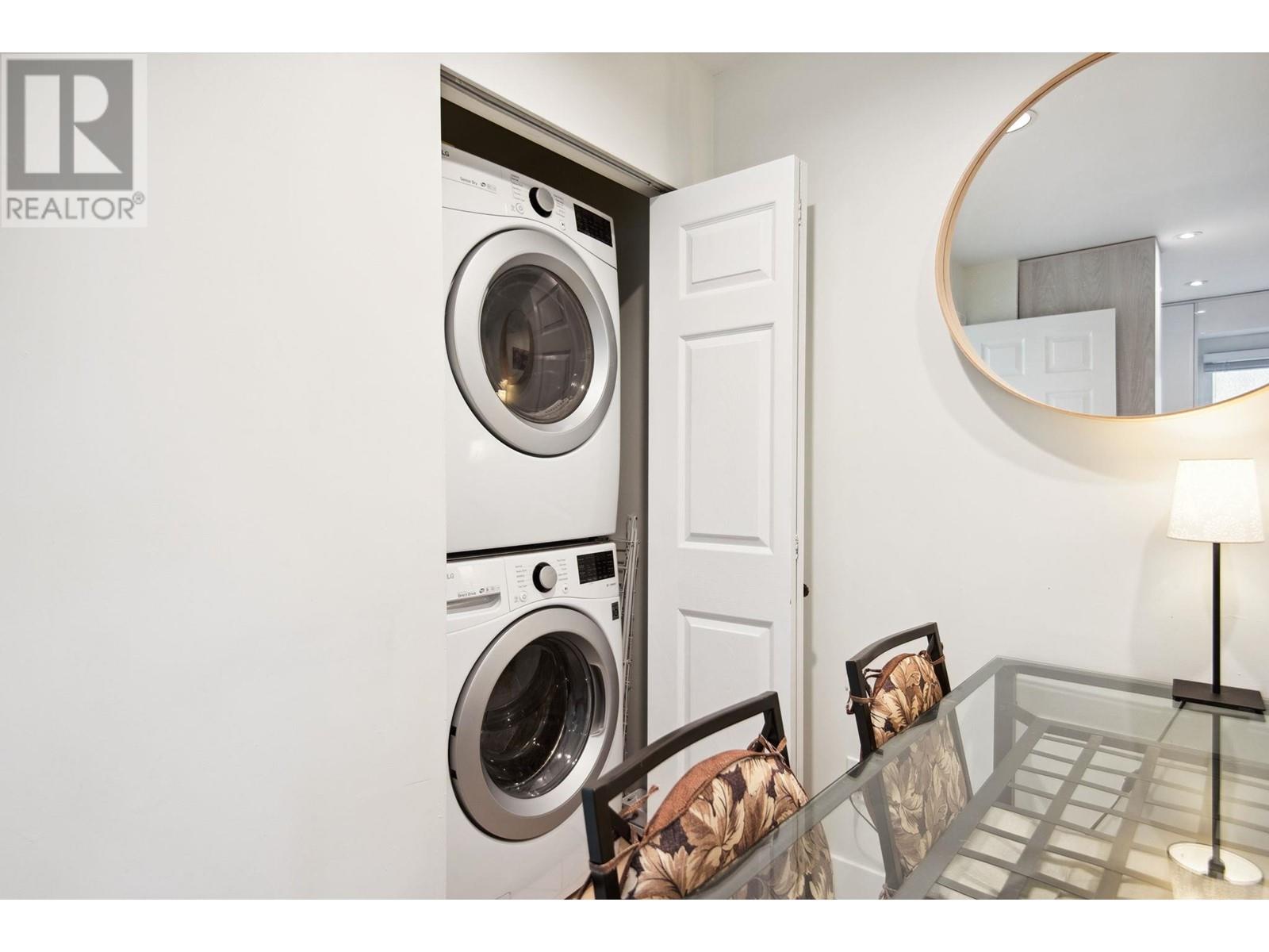 Listing Picture 28 of 40 : 6925 MAIN STREET, Vancouver / 溫哥華 - 魯藝地產 Yvonne Lu Group - MLS Medallion Club Member