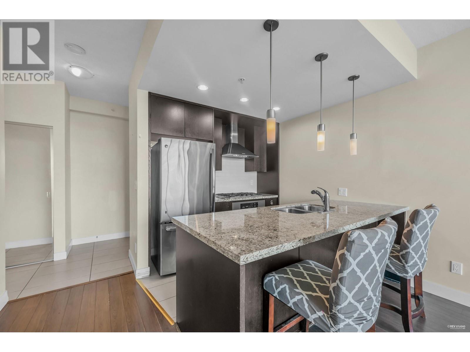 Listing Picture 10 of 33 : 1605 7088 18TH AVENUE, Burnaby / 本拿比 - 魯藝地產 Yvonne Lu Group - MLS Medallion Club Member