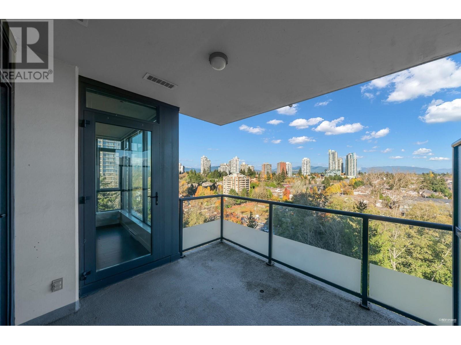 Listing Picture 21 of 33 : 1605 7088 18TH AVENUE, Burnaby / 本拿比 - 魯藝地產 Yvonne Lu Group - MLS Medallion Club Member