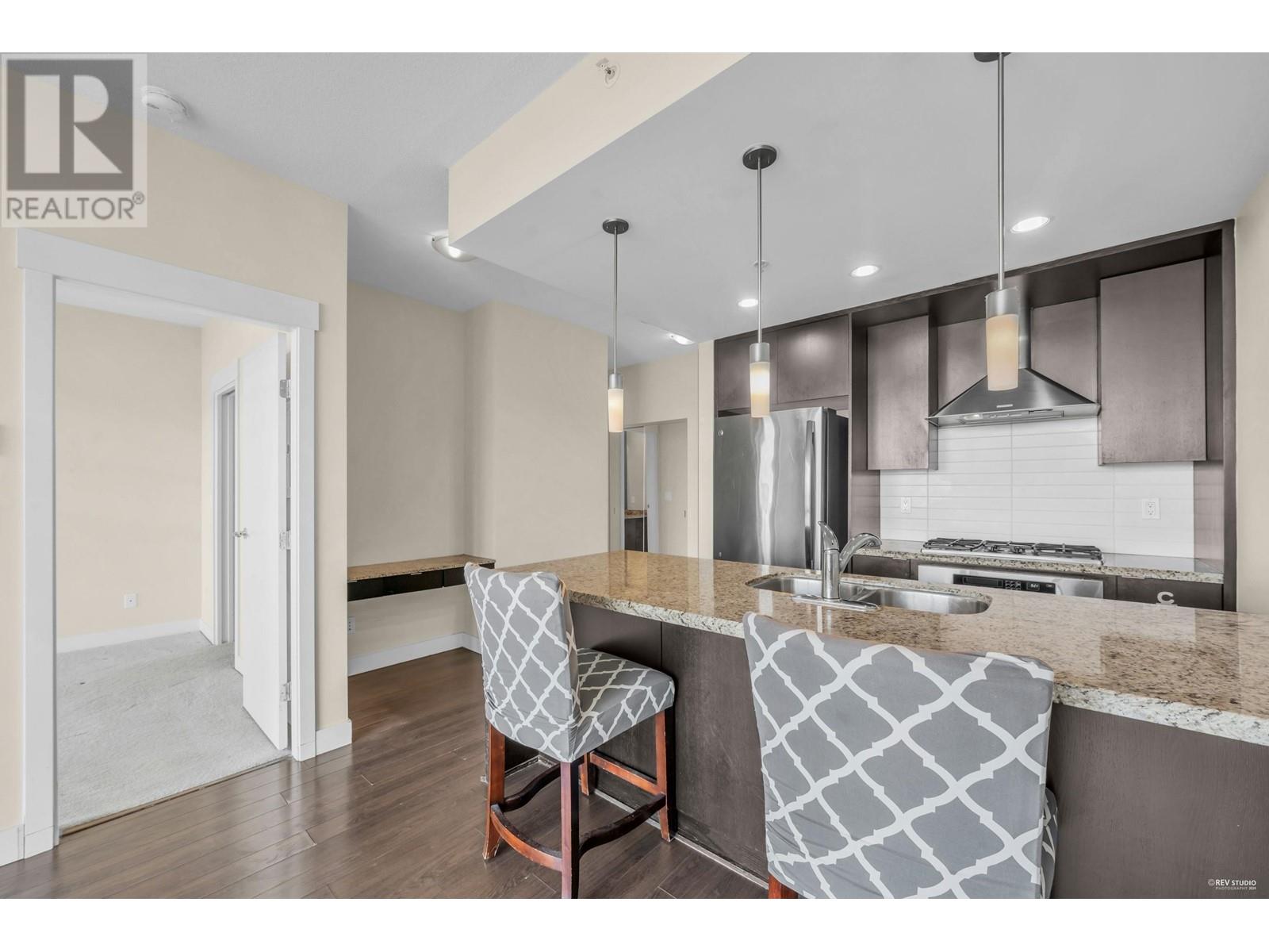 Listing Picture 6 of 33 : 1605 7088 18TH AVENUE, Burnaby / 本拿比 - 魯藝地產 Yvonne Lu Group - MLS Medallion Club Member