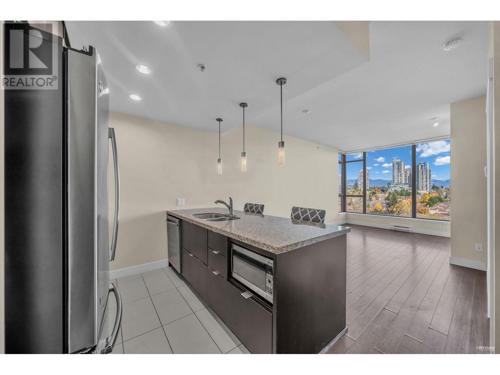 Listing Picture 8 of 33 : 1605 7088 18TH AVENUE, Burnaby / 本拿比 - 魯藝地產 Yvonne Lu Group - MLS Medallion Club Member