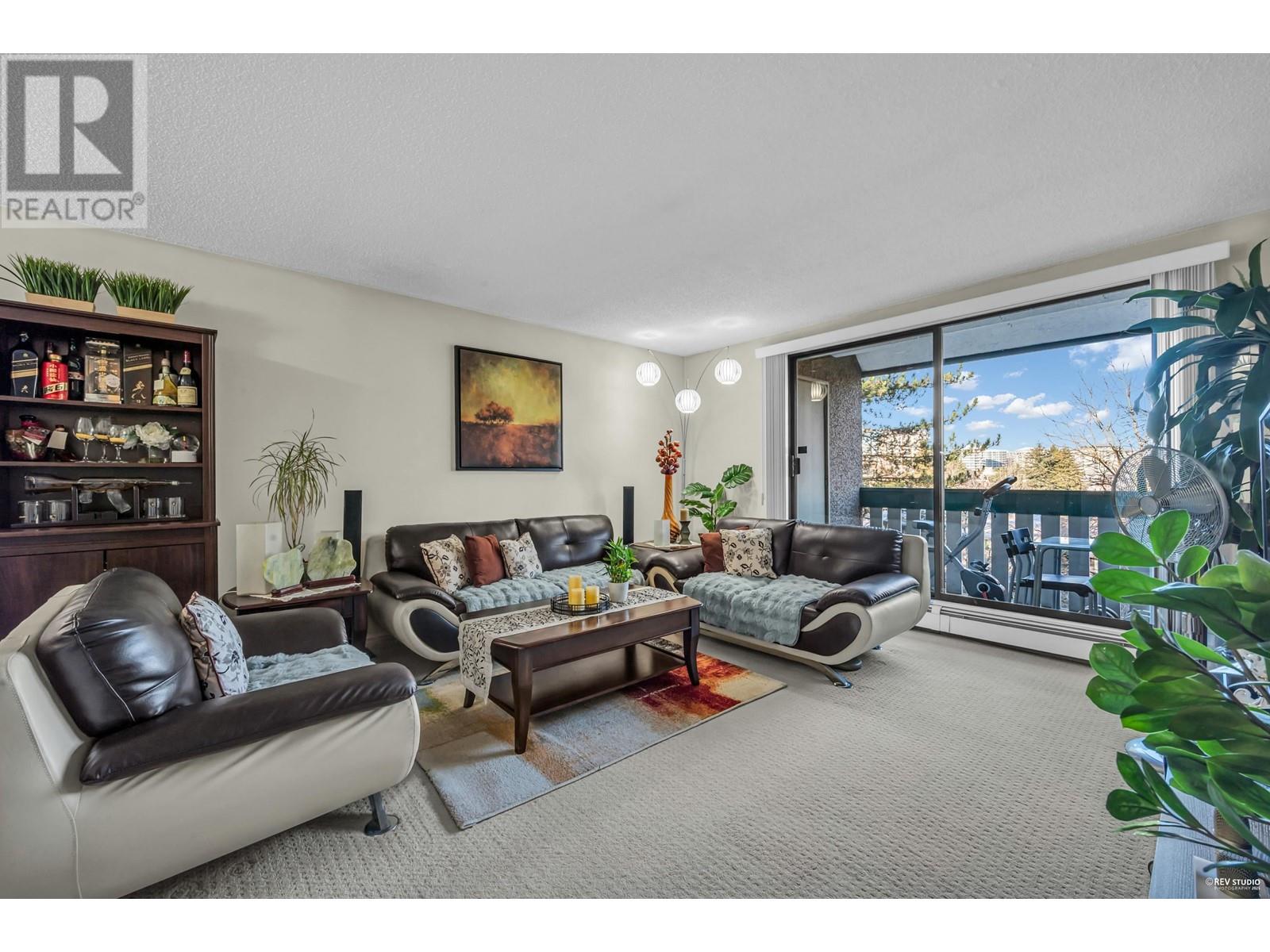 Listing Picture 2 of 21 : 318 8540 CITATION DRIVE, Richmond / 烈治文 - 魯藝地產 Yvonne Lu Group - MLS Medallion Club Member