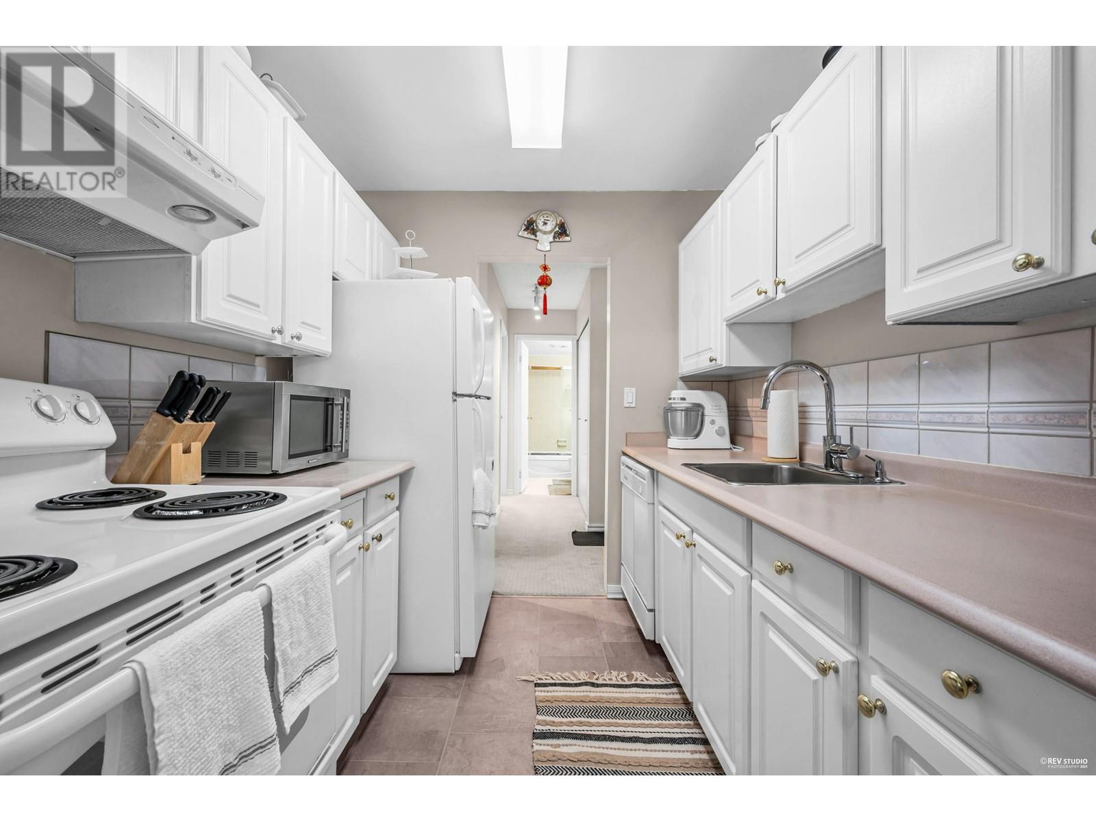 Listing Picture 8 of 21 : 318 8540 CITATION DRIVE, Richmond / 烈治文 - 魯藝地產 Yvonne Lu Group - MLS Medallion Club Member