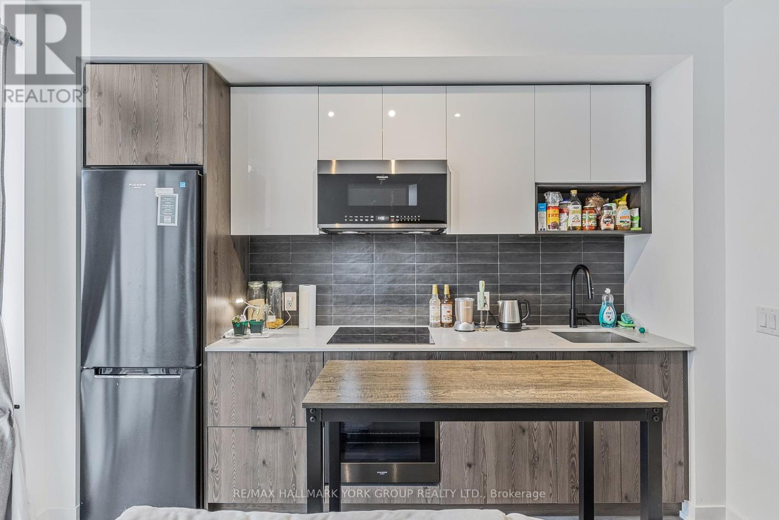 Property at 1112 - 5 DEFRIES STREET image 5