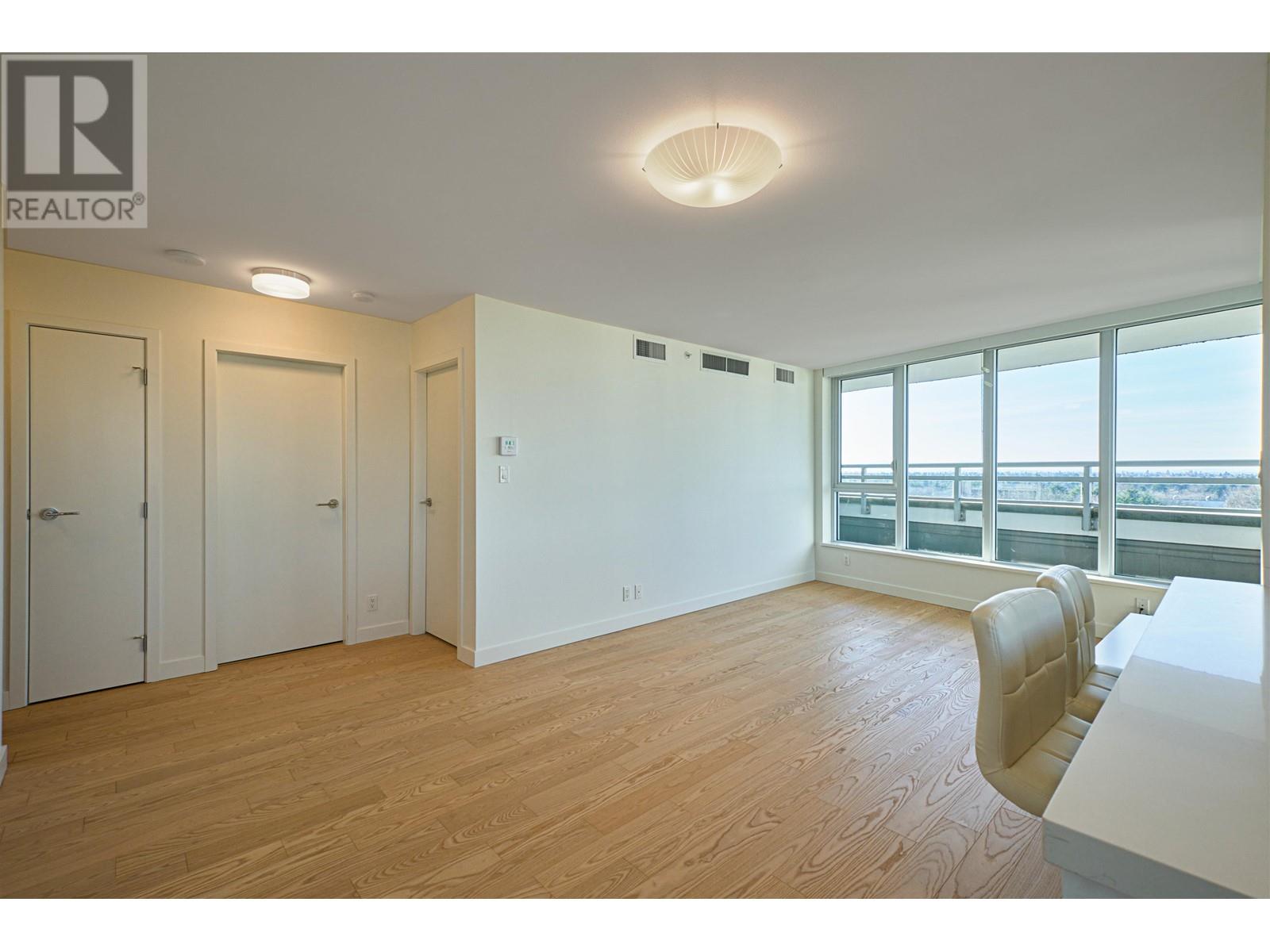 Listing Picture 12 of 27 : 1503 7333 MURDOCH AVENUE, Richmond / 烈治文 - 魯藝地產 Yvonne Lu Group - MLS Medallion Club Member