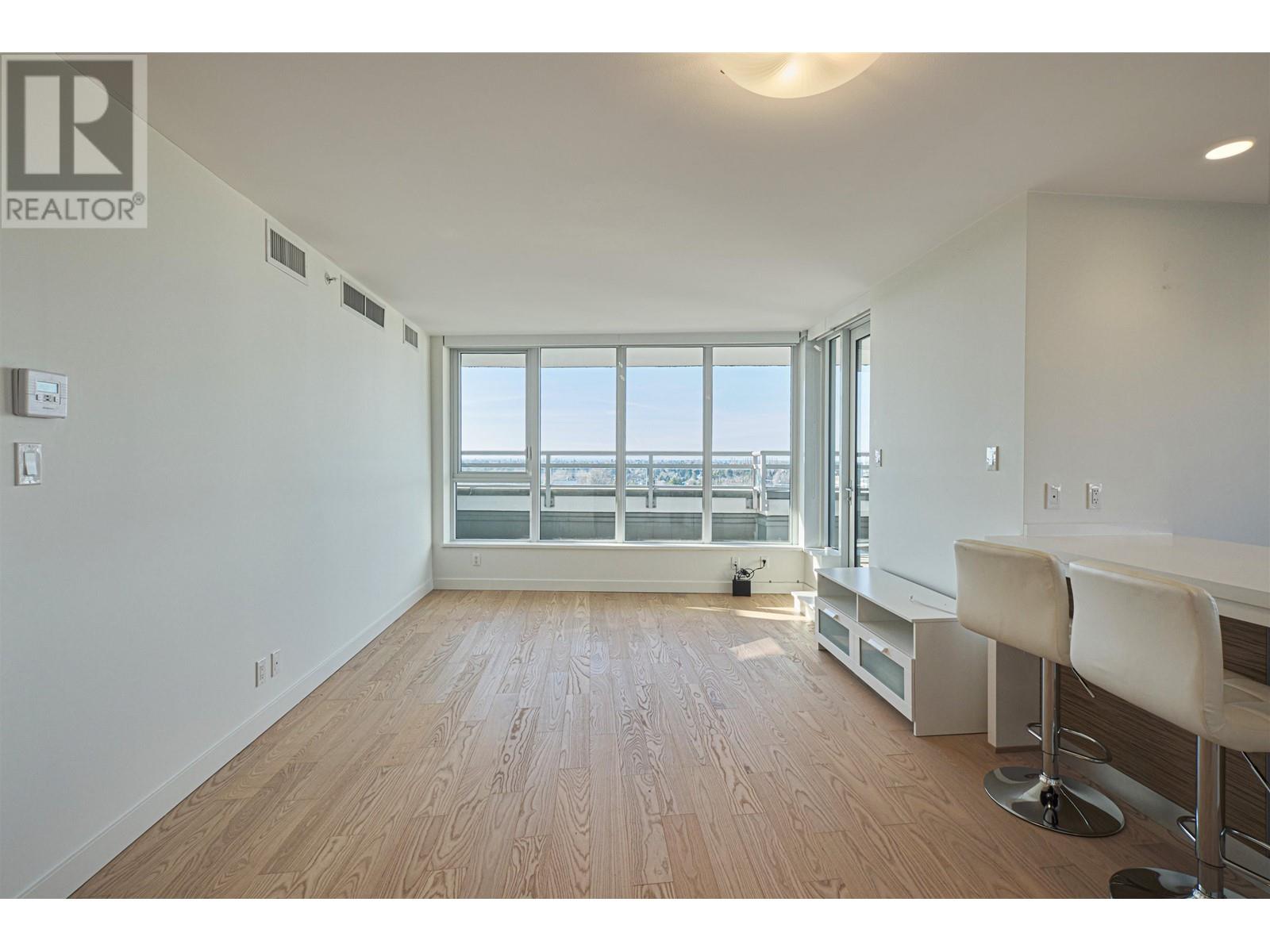 Listing Picture 13 of 27 : 1503 7333 MURDOCH AVENUE, Richmond / 烈治文 - 魯藝地產 Yvonne Lu Group - MLS Medallion Club Member