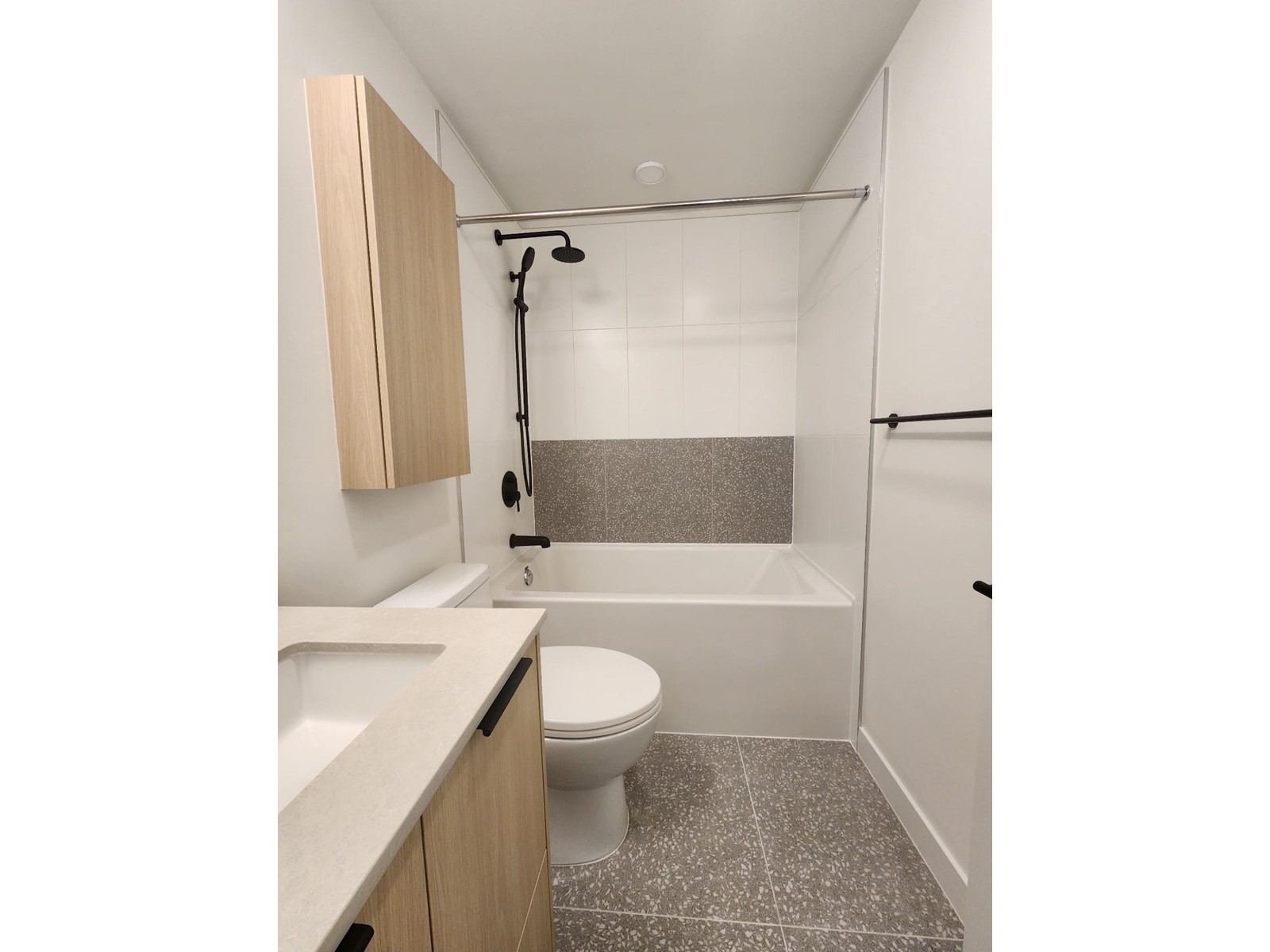 102 13439 94a Avenue, Surrey, British Columbia  V3V 0G9 - Photo 9 - R2962468