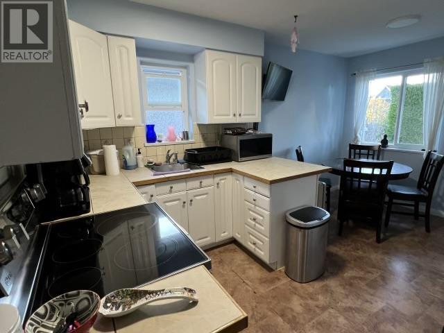 Property at 447 E 30TH AVENUE image 5