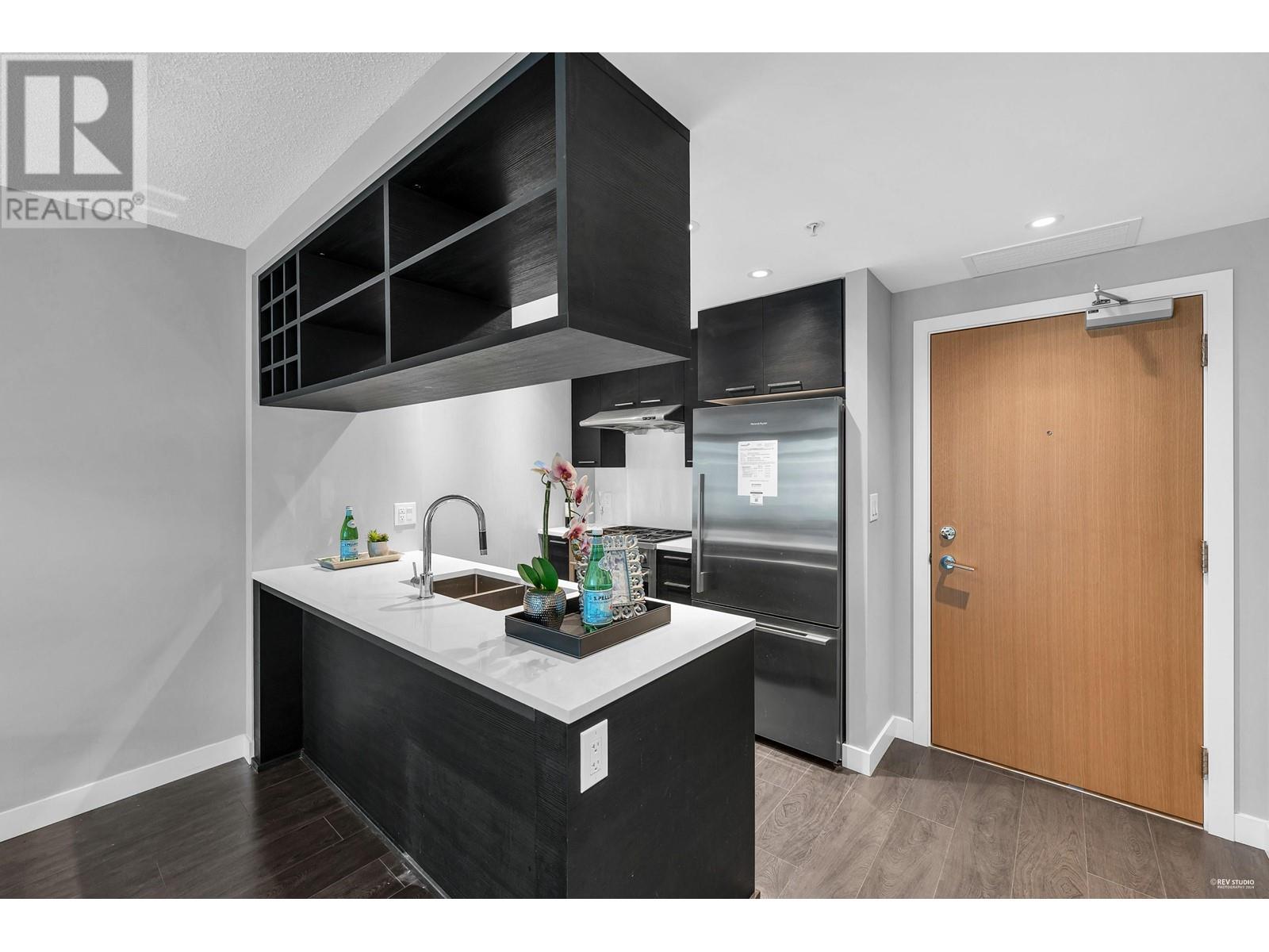 Listing Picture 10 of 21 : 758 6288 NO. 3 ROAD, Richmond / 烈治文 - 魯藝地產 Yvonne Lu Group - MLS Medallion Club Member