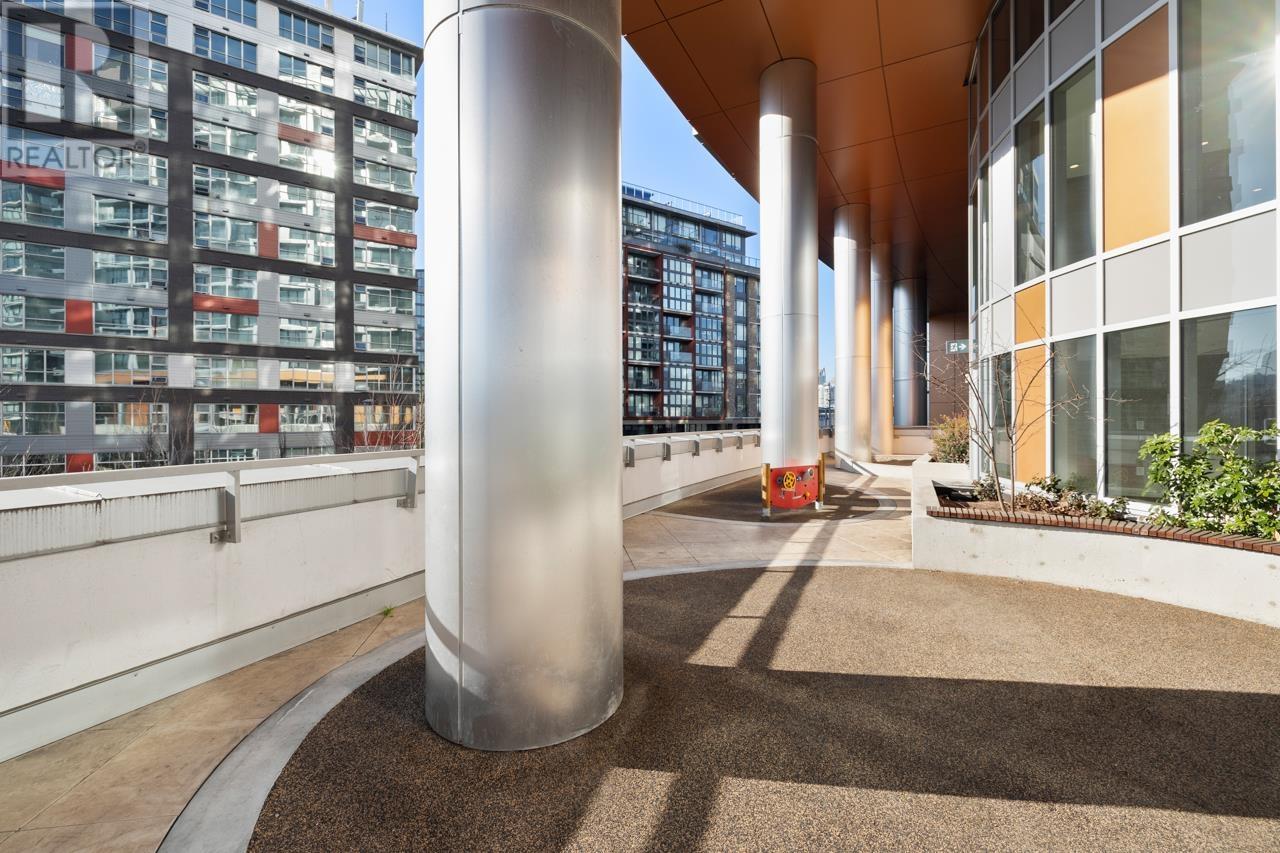 Listing Picture 24 of 24 : 402 1768 COOK STREET, Vancouver / 溫哥華 - 魯藝地產 Yvonne Lu Group - MLS Medallion Club Member