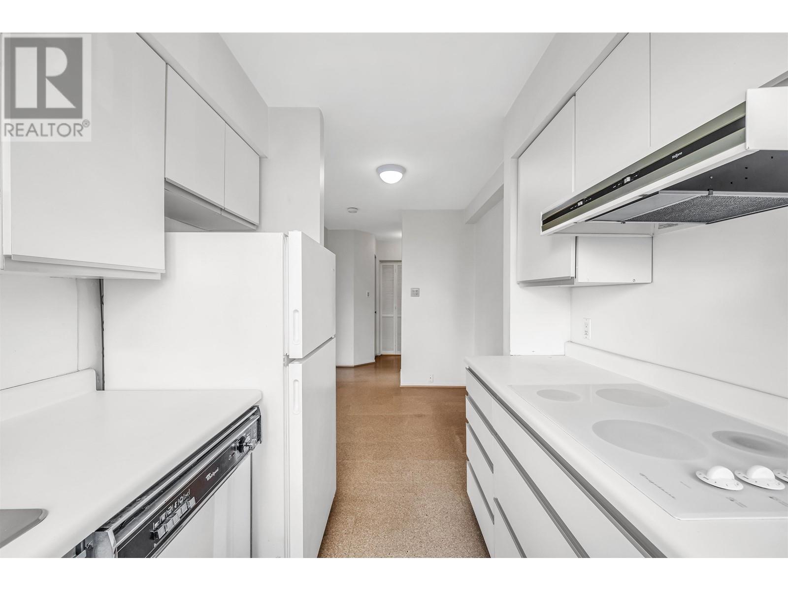 Listing Picture 11 of 21 : 205 1050 CHILCO STREET, Vancouver / 溫哥華 - 魯藝地產 Yvonne Lu Group - MLS Medallion Club Member