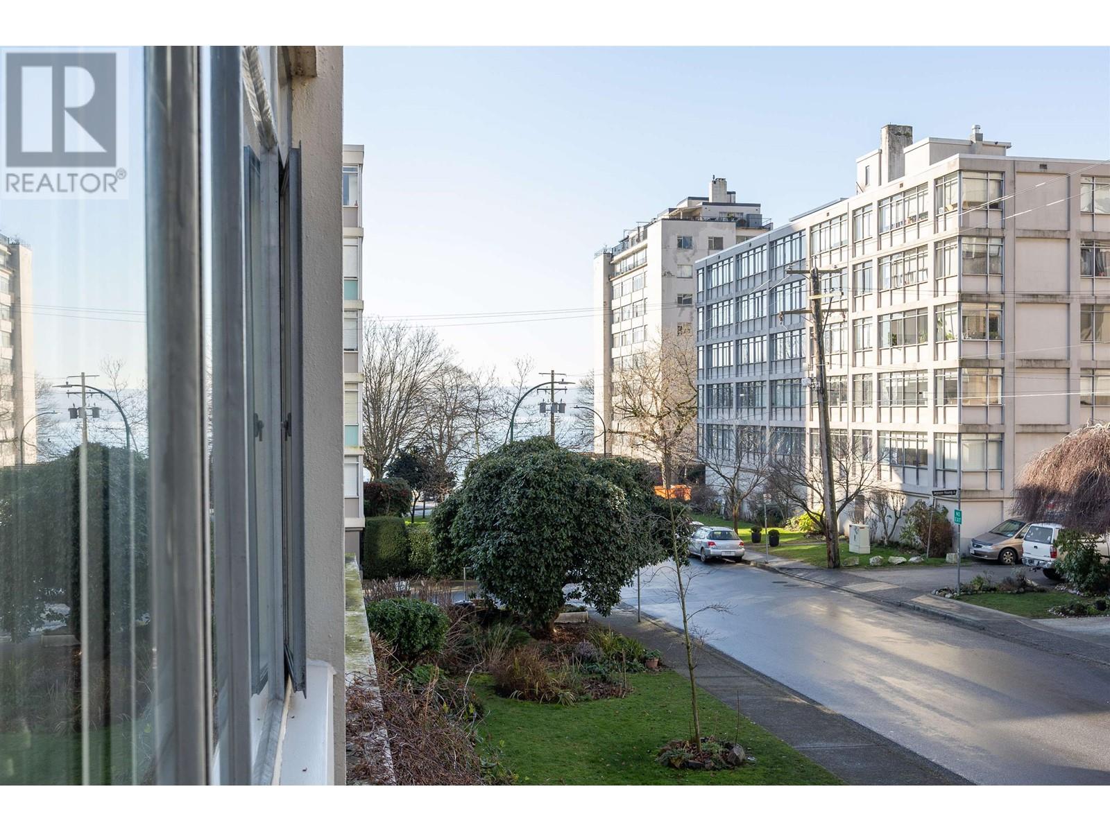 Listing Picture 6 of 21 : 205 1050 CHILCO STREET, Vancouver / 溫哥華 - 魯藝地產 Yvonne Lu Group - MLS Medallion Club Member