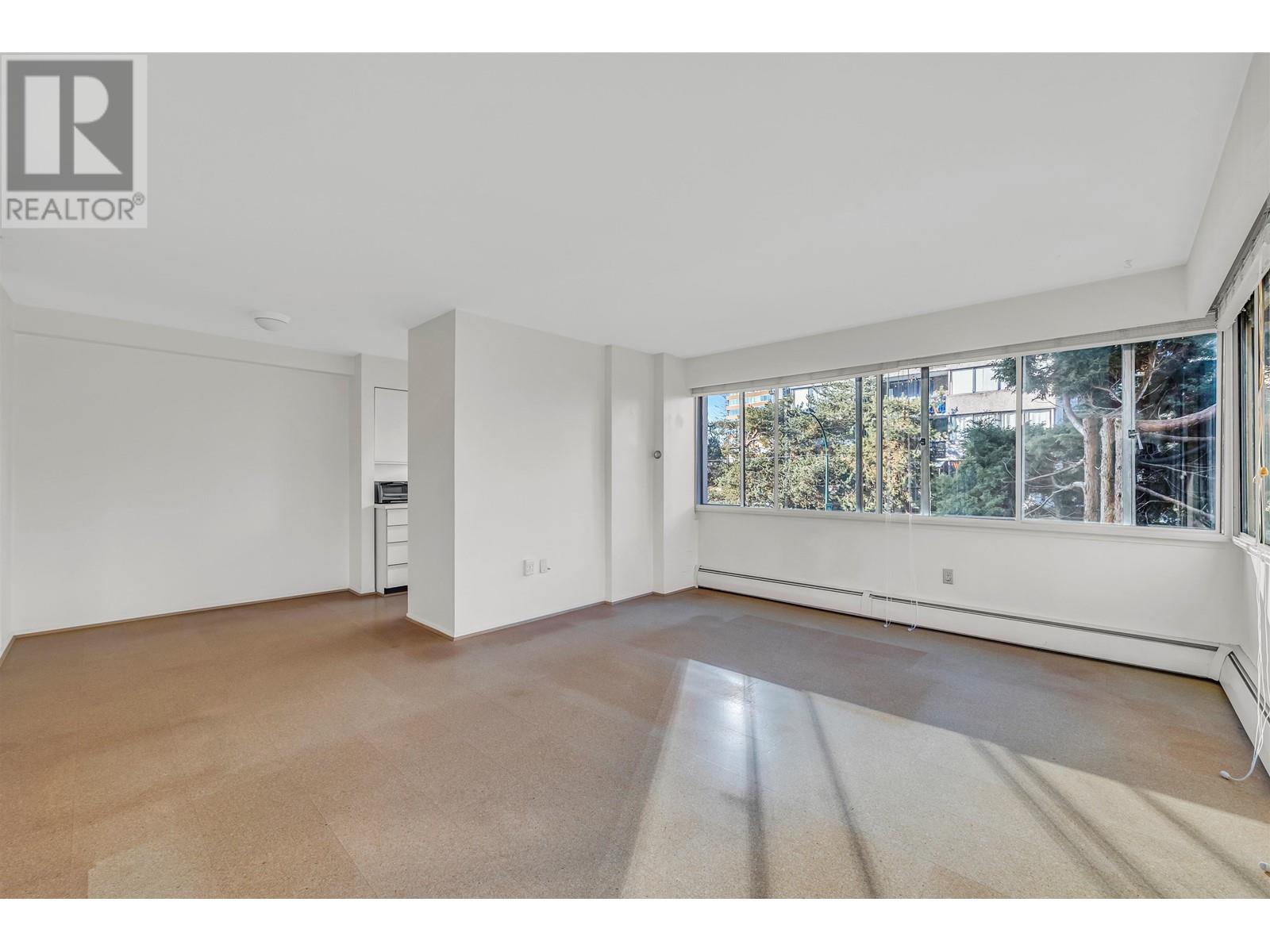 Listing Picture 7 of 21 : 205 1050 CHILCO STREET, Vancouver / 溫哥華 - 魯藝地產 Yvonne Lu Group - MLS Medallion Club Member