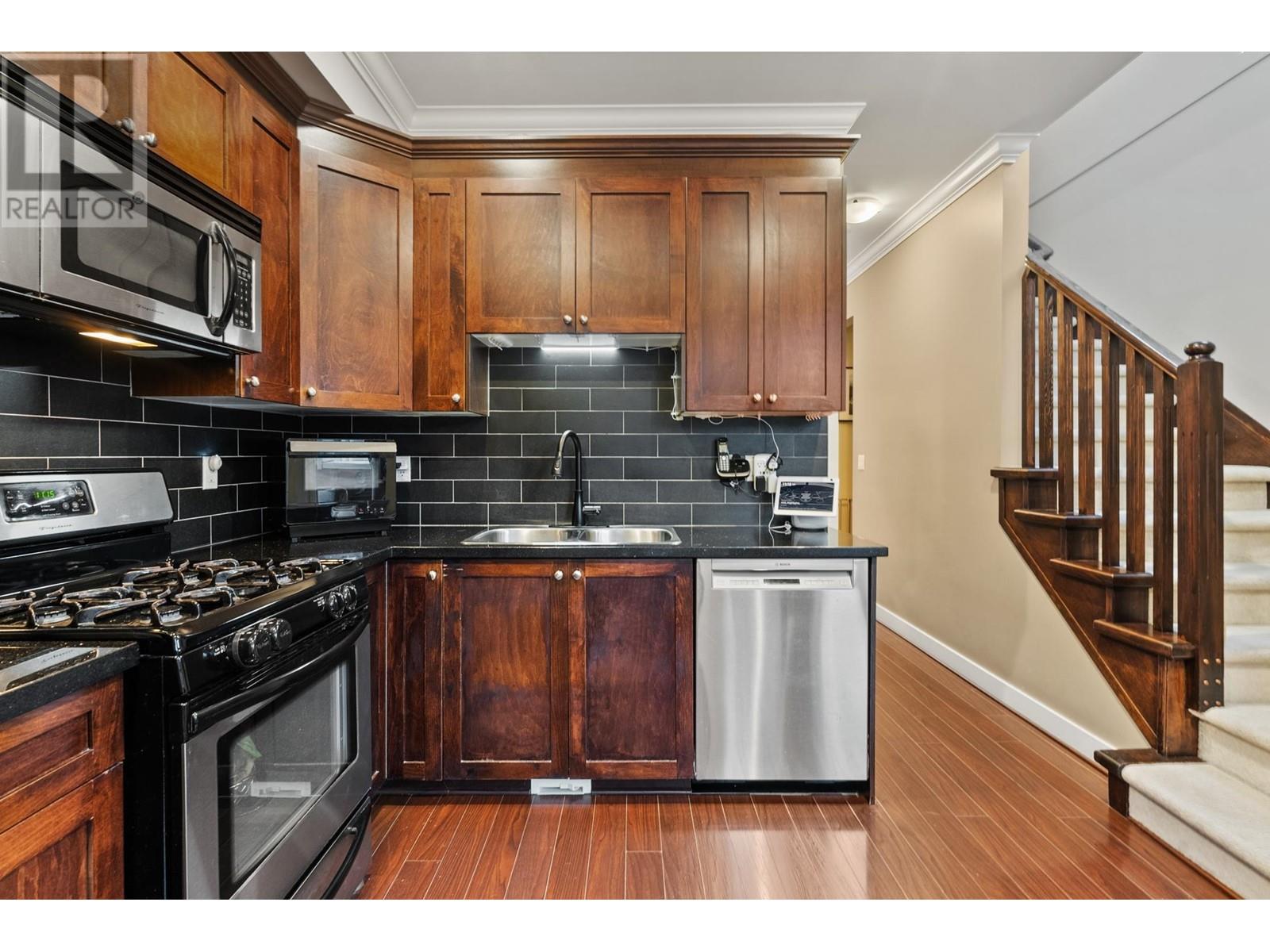 Listing Picture 14 of 40 : 1 12251 NO. 2 ROAD, Richmond / 烈治文 - 魯藝地產 Yvonne Lu Group - MLS Medallion Club Member