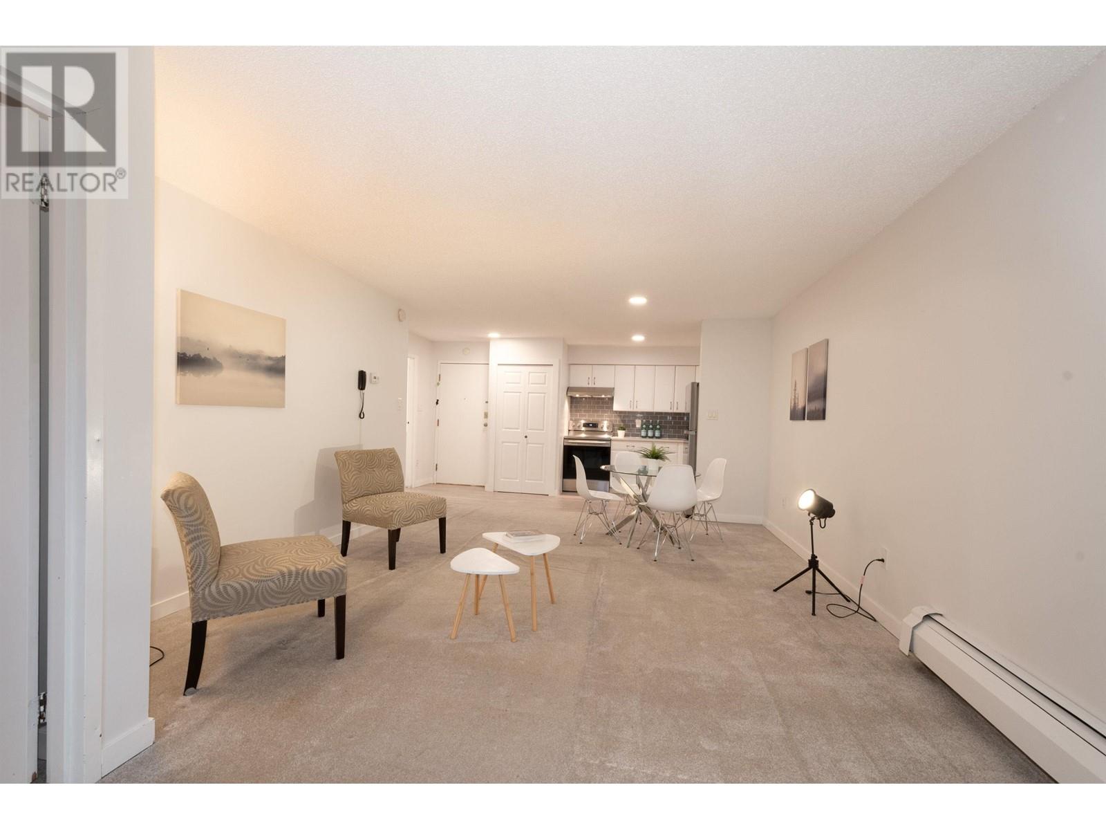 Listing Picture 18 of 35 : 222 1945 WOODWAY PLACE, Burnaby / 本拿比 - 魯藝地產 Yvonne Lu Group - MLS Medallion Club Member