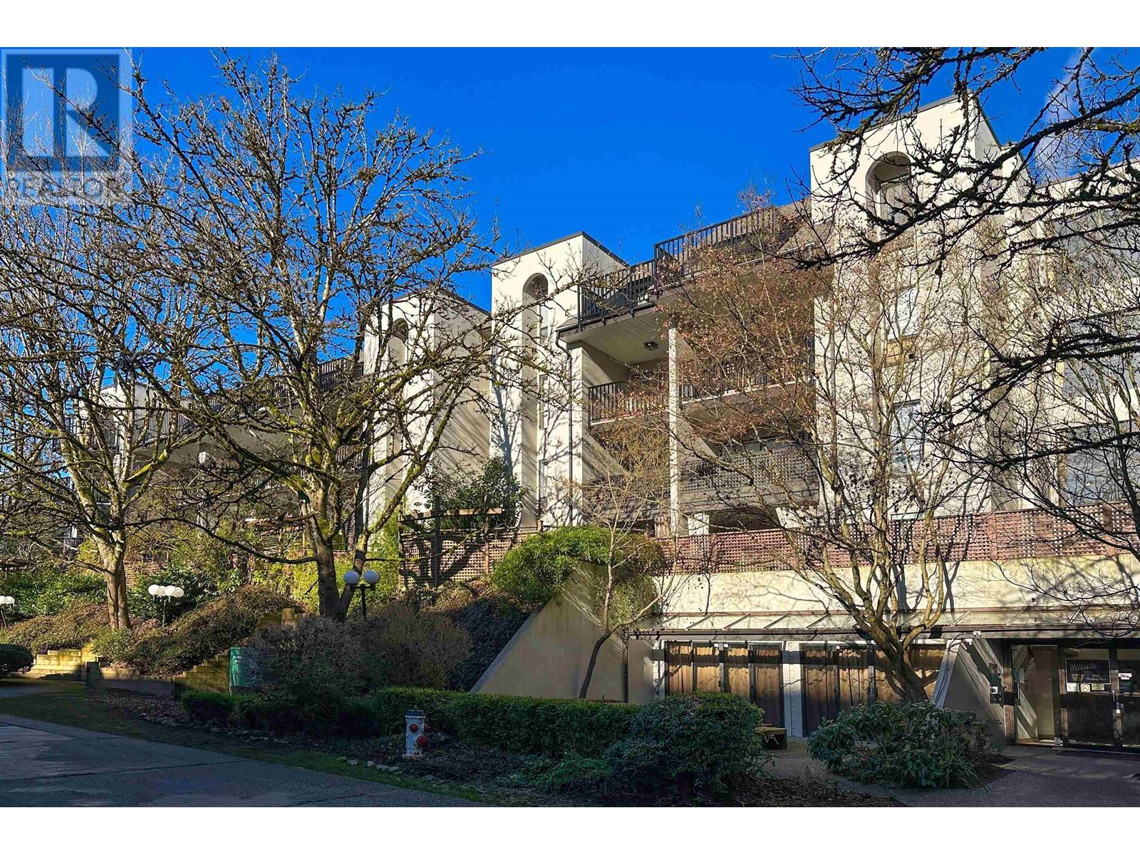 222 1945 WOODWAY PLACE, Burnaby