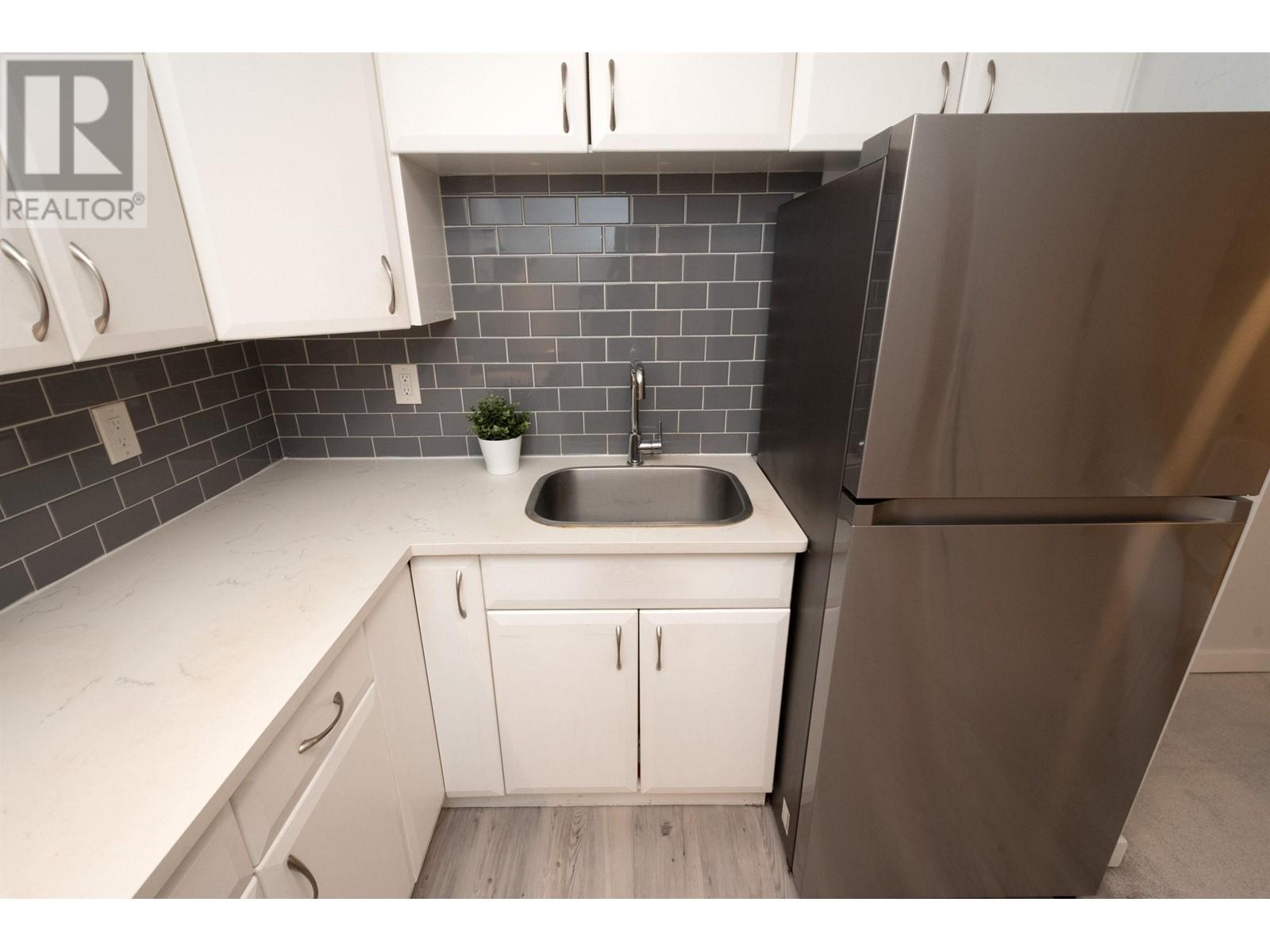 Listing Picture 14 of 35 : 222 1945 WOODWAY PLACE, Burnaby / 本拿比 - 魯藝地產 Yvonne Lu Group - MLS Medallion Club Member