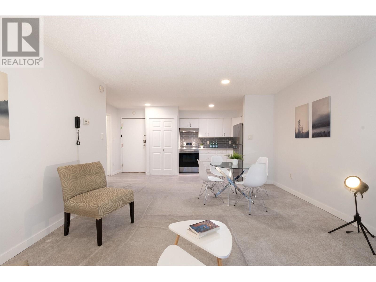 Listing Picture 6 of 35 : 222 1945 WOODWAY PLACE, Burnaby / 本拿比 - 魯藝地產 Yvonne Lu Group - MLS Medallion Club Member