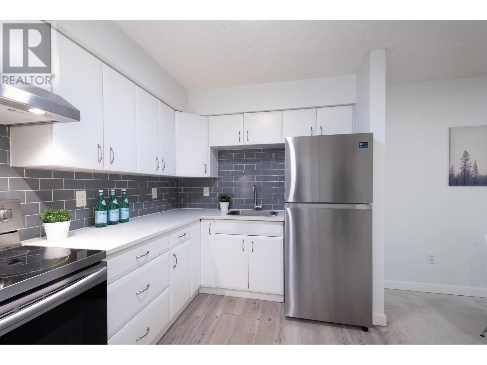 Listing Picture 9 of 35 : 222 1945 WOODWAY PLACE, Burnaby / 本拿比 - 魯藝地產 Yvonne Lu Group - MLS Medallion Club Member