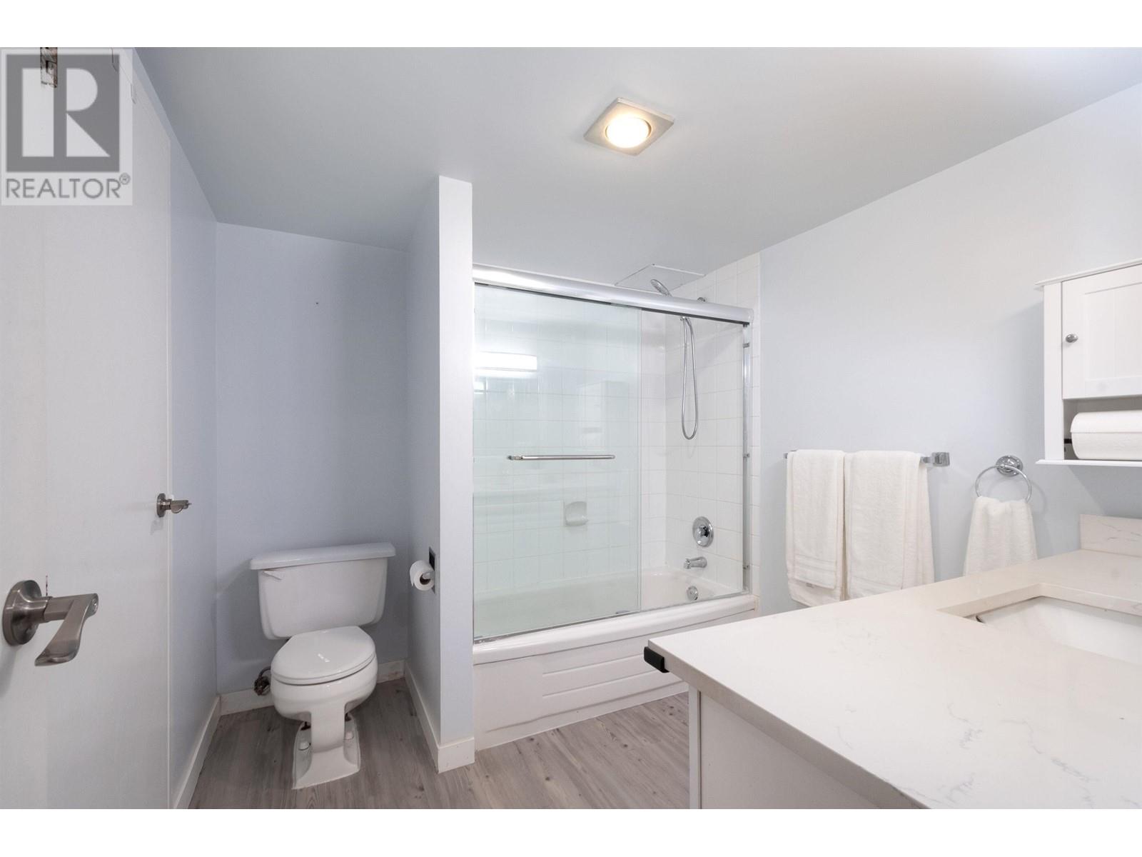 Listing Picture 30 of 35 : 222 1945 WOODWAY PLACE, Burnaby / 本拿比 - 魯藝地產 Yvonne Lu Group - MLS Medallion Club Member