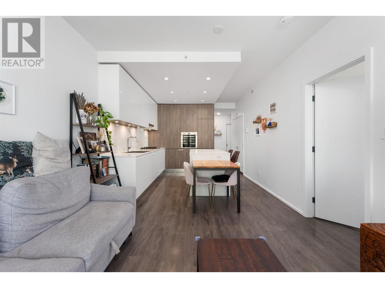 Listing Picture 5 of 28 : 606 4650 BRENTWOOD BOULEVARD, Burnaby / 本拿比 - 魯藝地產 Yvonne Lu Group - MLS Medallion Club Member