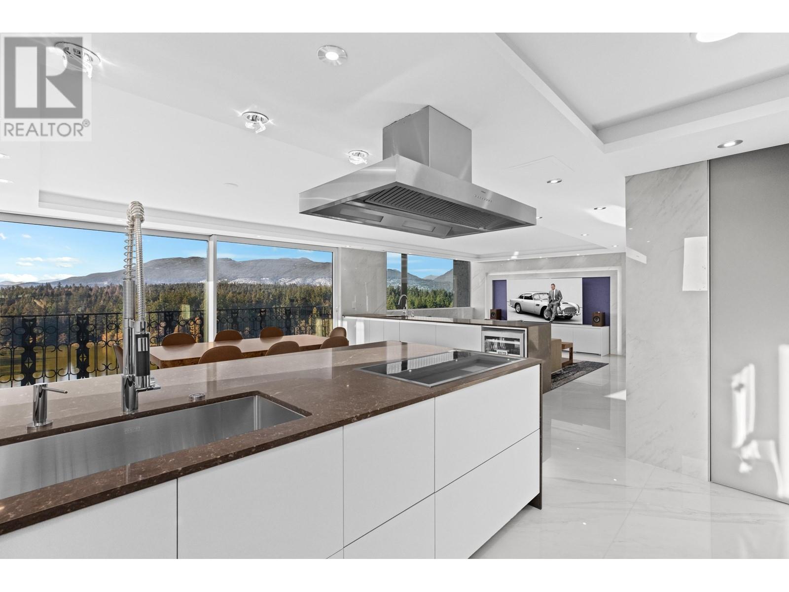 Property at 1501 845 CHILCO STREET image 2