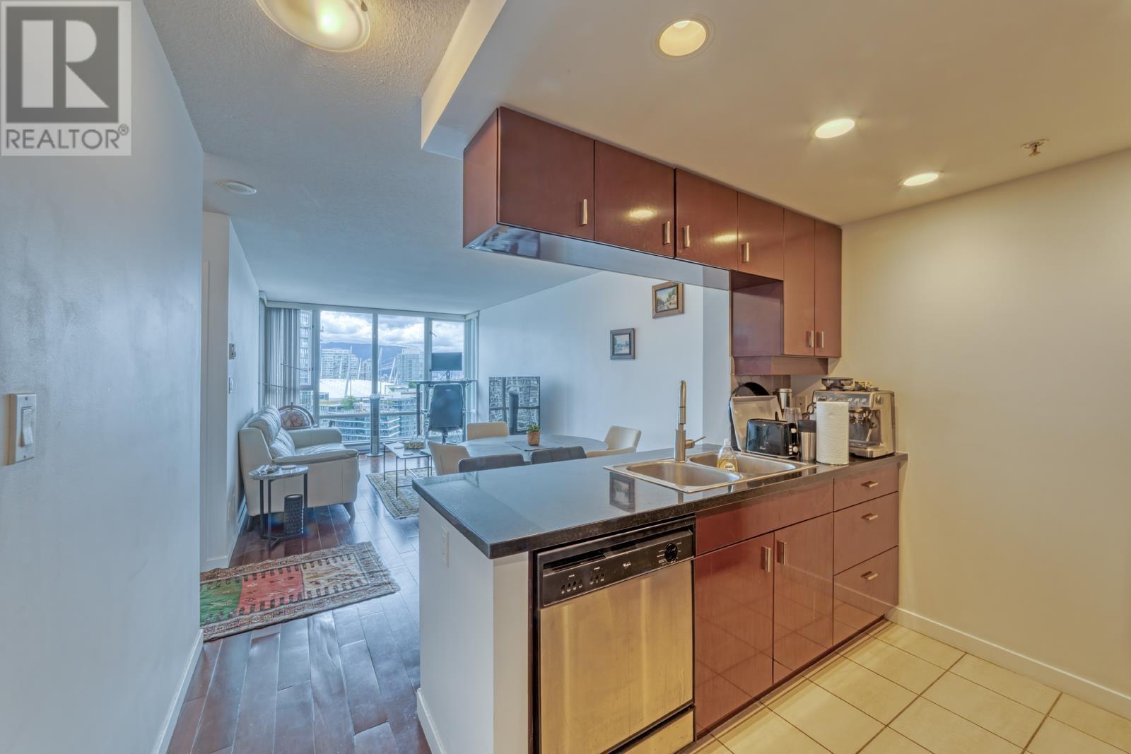 Listing Picture 4 of 22 : 2902 1033 MARINASIDE CRESCENT, Vancouver / 溫哥華 - 魯藝地產 Yvonne Lu Group - MLS Medallion Club Member