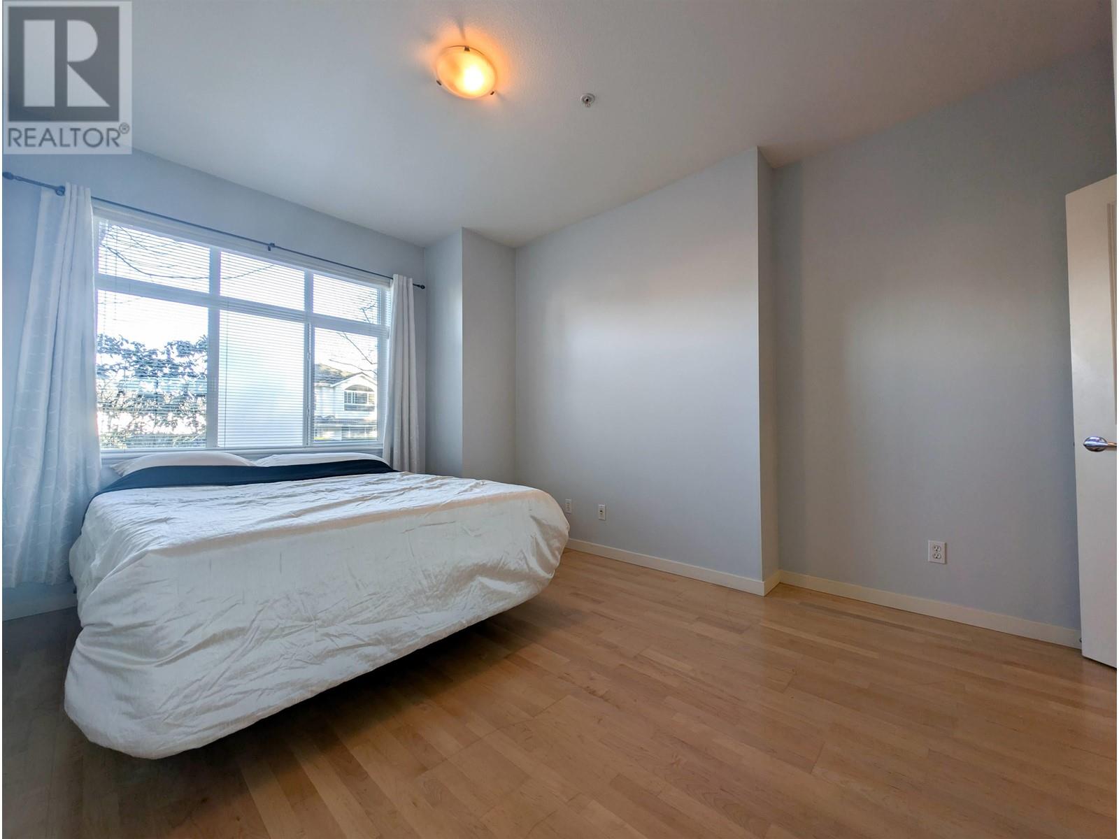 Listing Picture 20 of 34 : 104 4238 ALBERT STREET, Burnaby / 本拿比 - 魯藝地產 Yvonne Lu Group - MLS Medallion Club Member