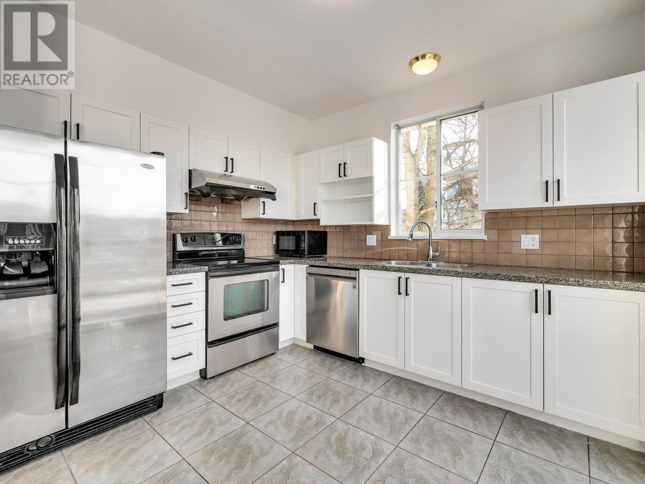 Listing Picture 6 of 33 : 74 6588 BARNARD DRIVE, Richmond / 烈治文 - 魯藝地產 Yvonne Lu Group - MLS Medallion Club Member