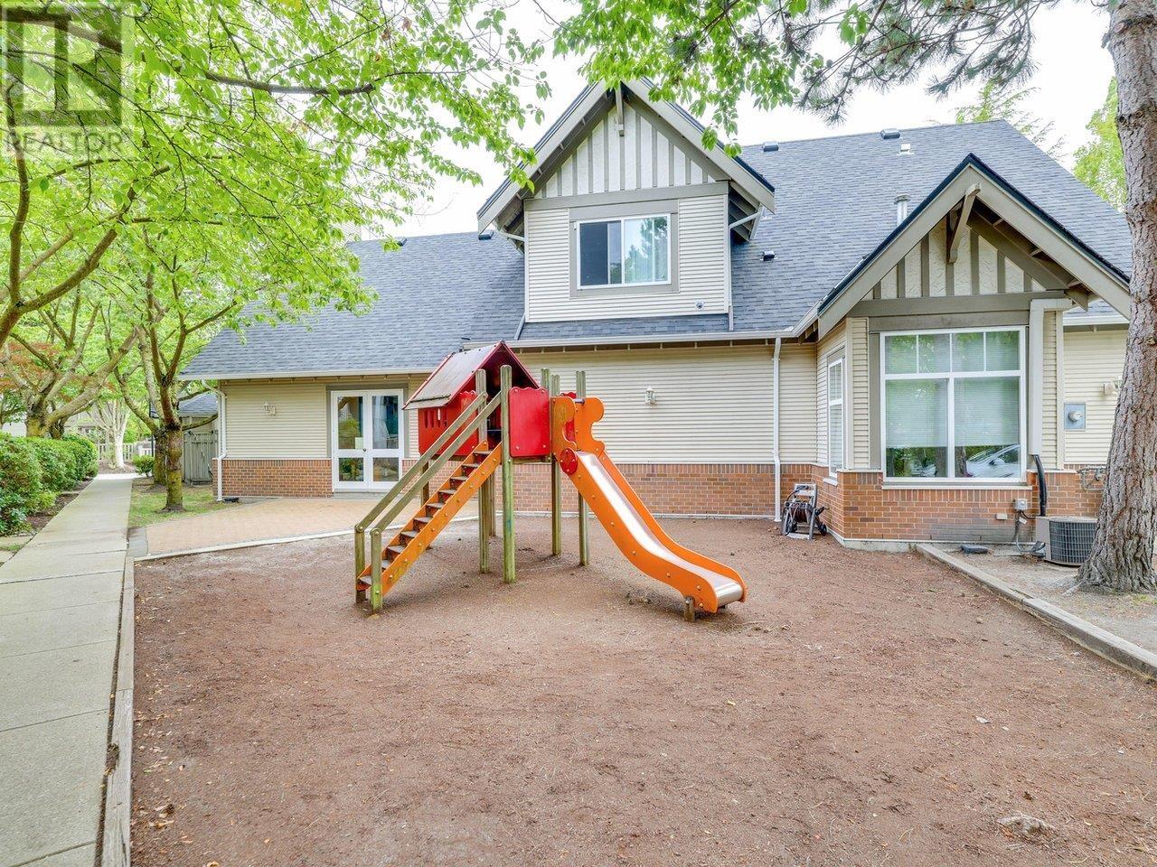 Listing Picture 32 of 33 : 74 6588 BARNARD DRIVE, Richmond / 烈治文 - 魯藝地產 Yvonne Lu Group - MLS Medallion Club Member