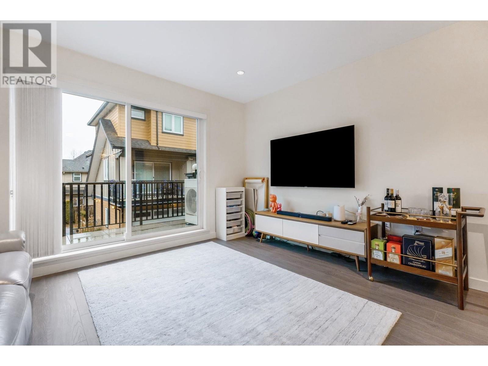 Listing Picture 10 of 27 : 1 9800 GRANVILLE AVENUE, Richmond / 烈治文 - 魯藝地產 Yvonne Lu Group - MLS Medallion Club Member