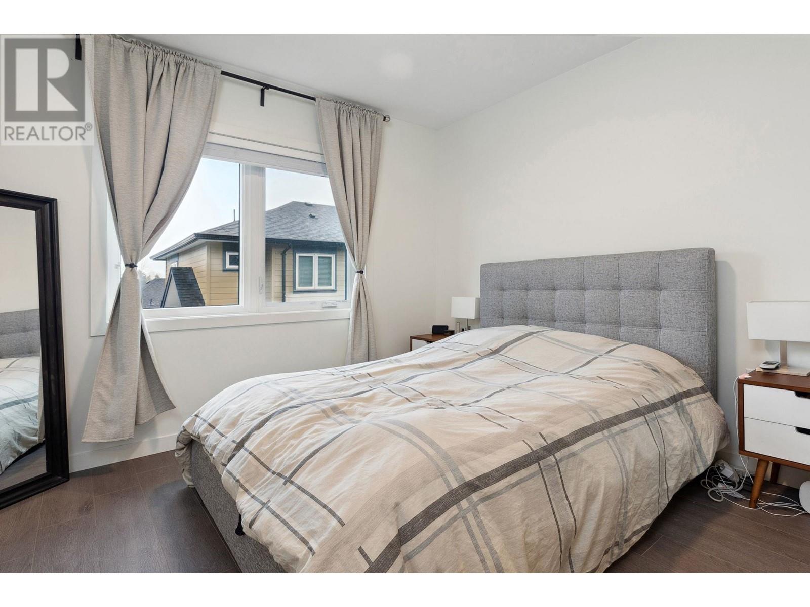 Listing Picture 12 of 27 : 1 9800 GRANVILLE AVENUE, Richmond / 烈治文 - 魯藝地產 Yvonne Lu Group - MLS Medallion Club Member