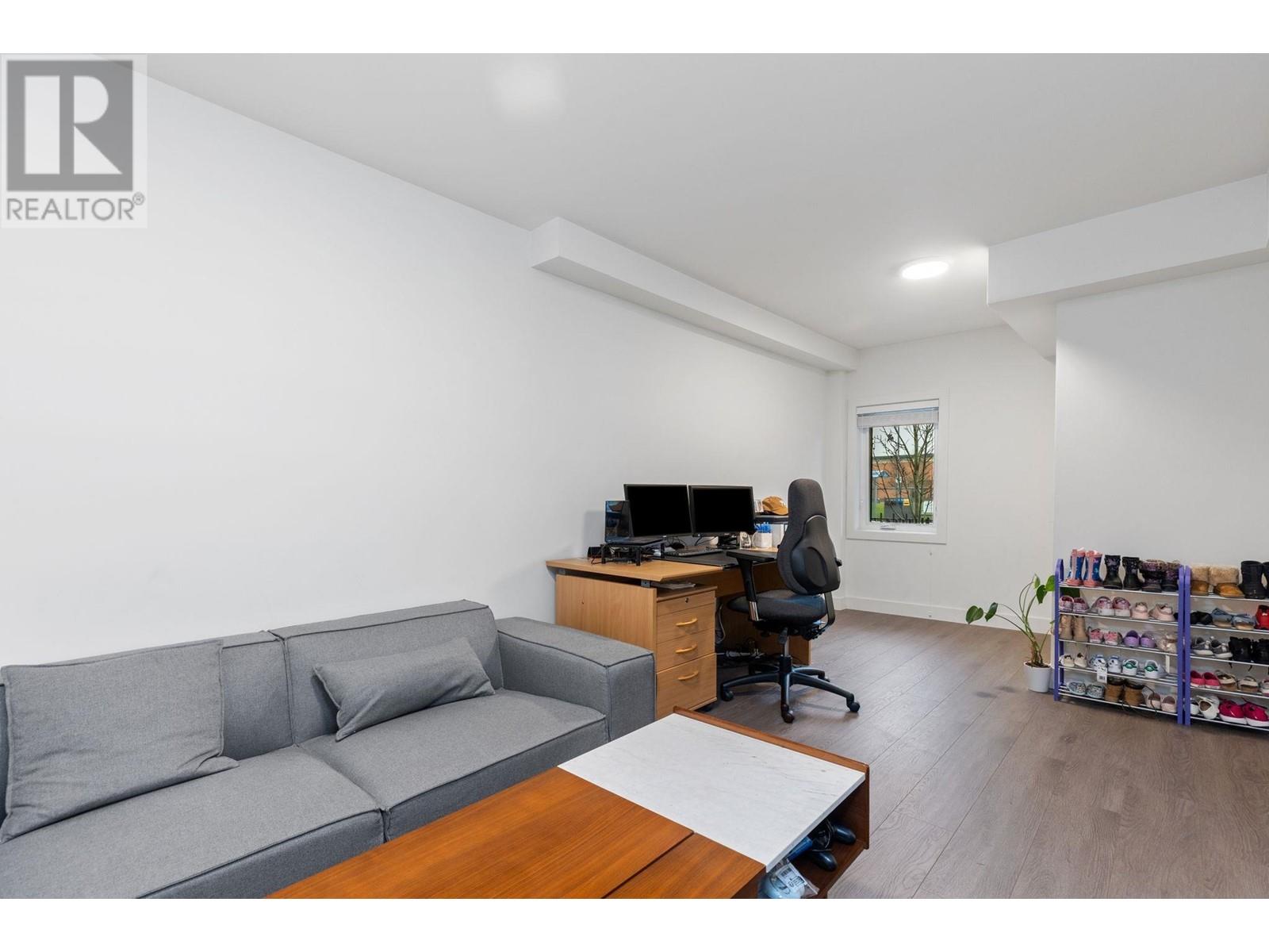 Listing Picture 18 of 27 : 1 9800 GRANVILLE AVENUE, Richmond / 烈治文 - 魯藝地產 Yvonne Lu Group - MLS Medallion Club Member