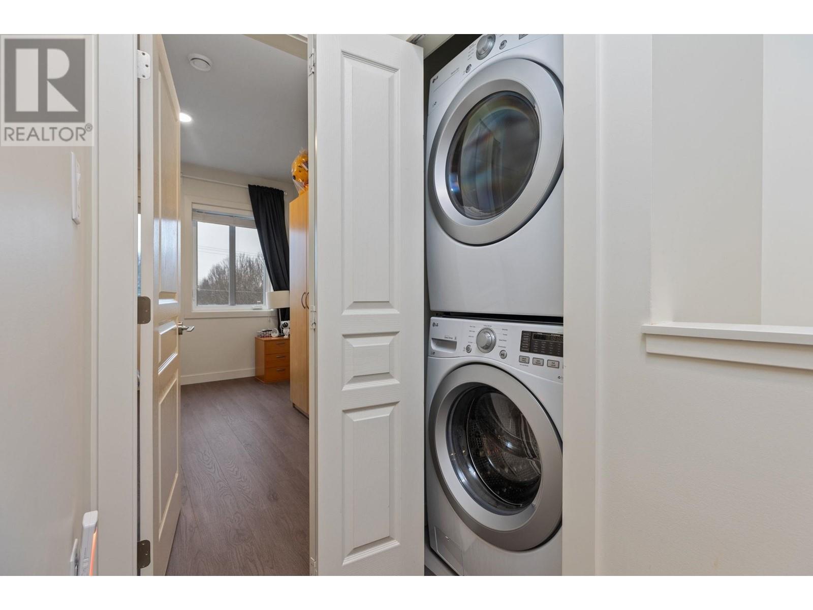 Listing Picture 19 of 27 : 1 9800 GRANVILLE AVENUE, Richmond / 烈治文 - 魯藝地產 Yvonne Lu Group - MLS Medallion Club Member