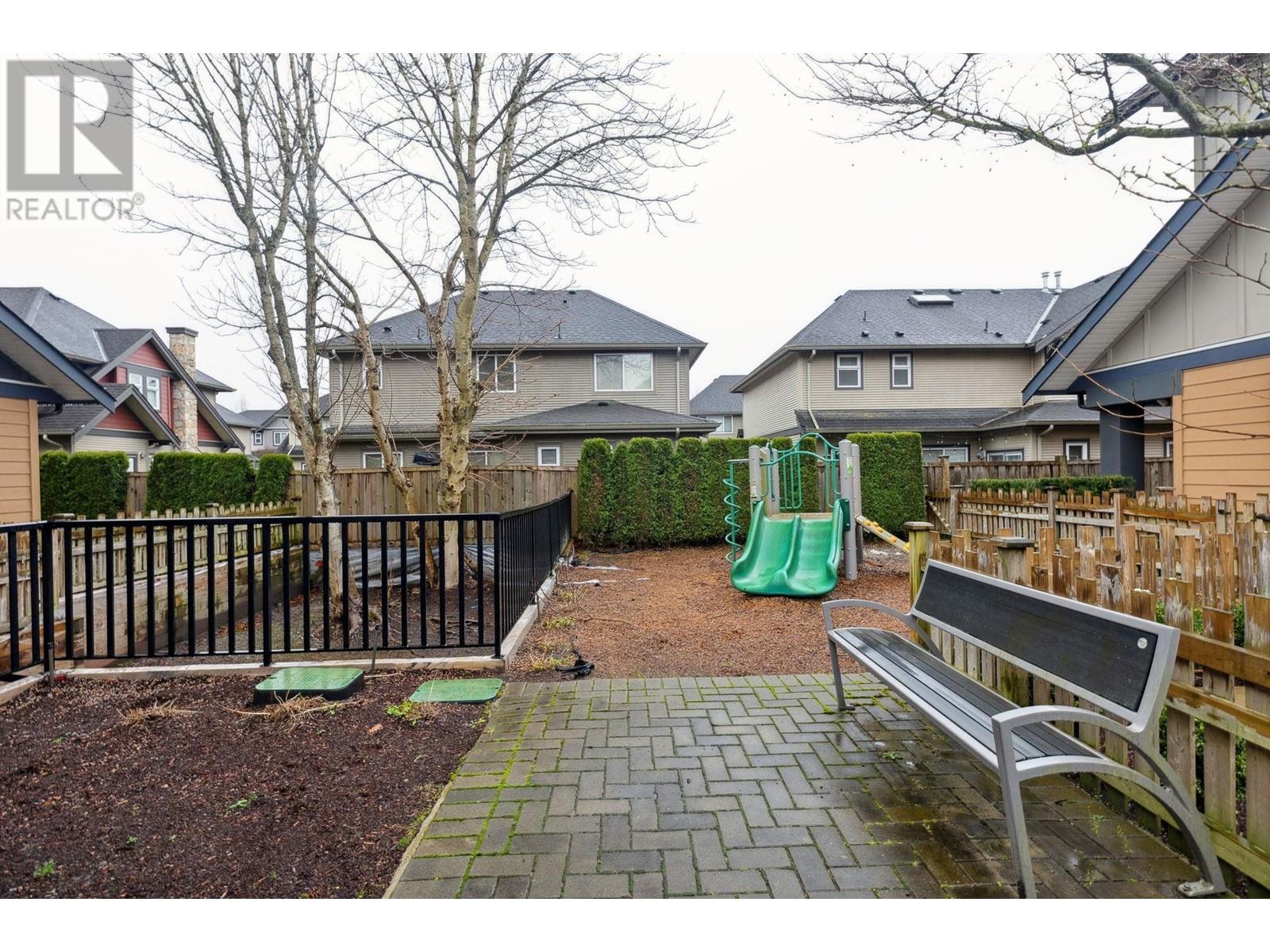 Listing Picture 26 of 27 : 1 9800 GRANVILLE AVENUE, Richmond / 烈治文 - 魯藝地產 Yvonne Lu Group - MLS Medallion Club Member