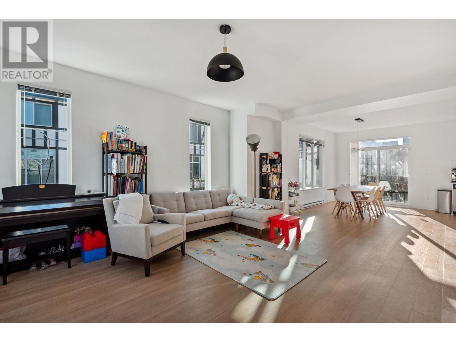 Listing Picture 4 of 20 : 8 9728 ALEXANDRA ROAD, Richmond / 烈治文 - 魯藝地產 Yvonne Lu Group - MLS Medallion Club Member