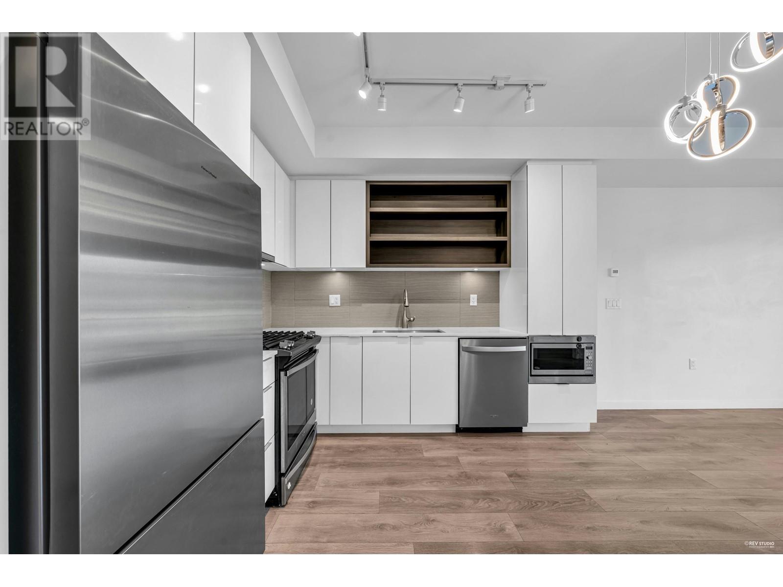 416 725 Marine Drive, North Vancouver, British Columbia  V7M 0G2 - Photo 8 - R2962656