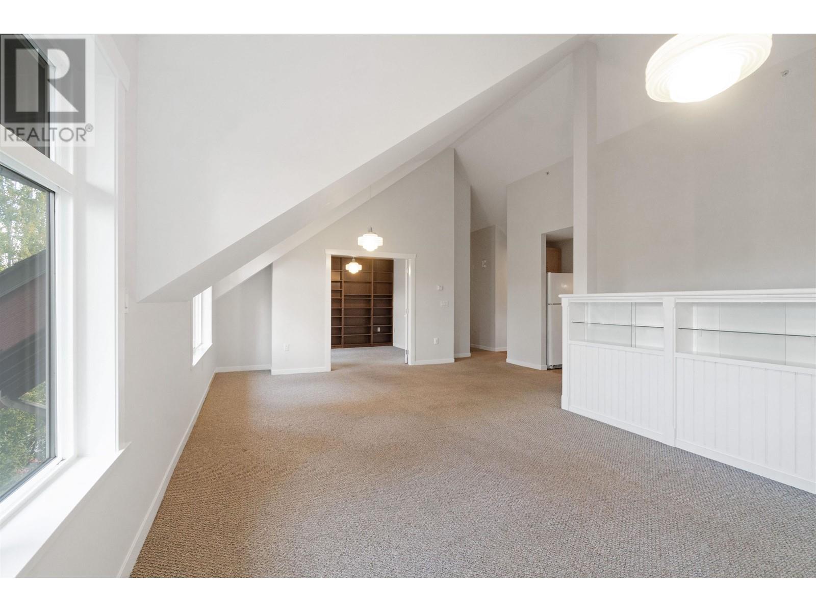 Listing Picture 8 of 37 : 401 4272 ALBERT STREET, Burnaby / 本拿比 - 魯藝地產 Yvonne Lu Group - MLS Medallion Club Member