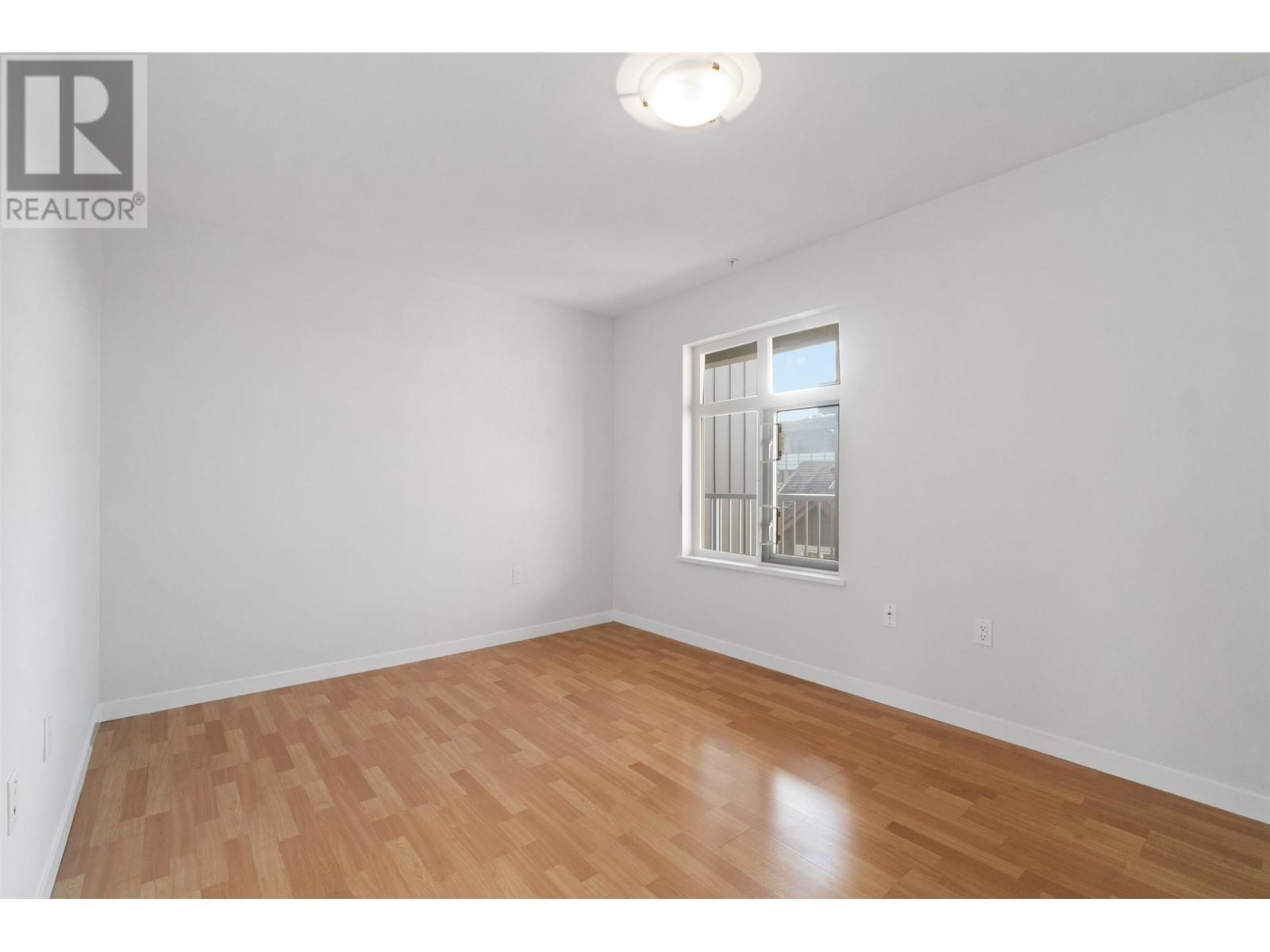 Listing Picture 19 of 37 : 401 4272 ALBERT STREET, Burnaby / 本拿比 - 魯藝地產 Yvonne Lu Group - MLS Medallion Club Member