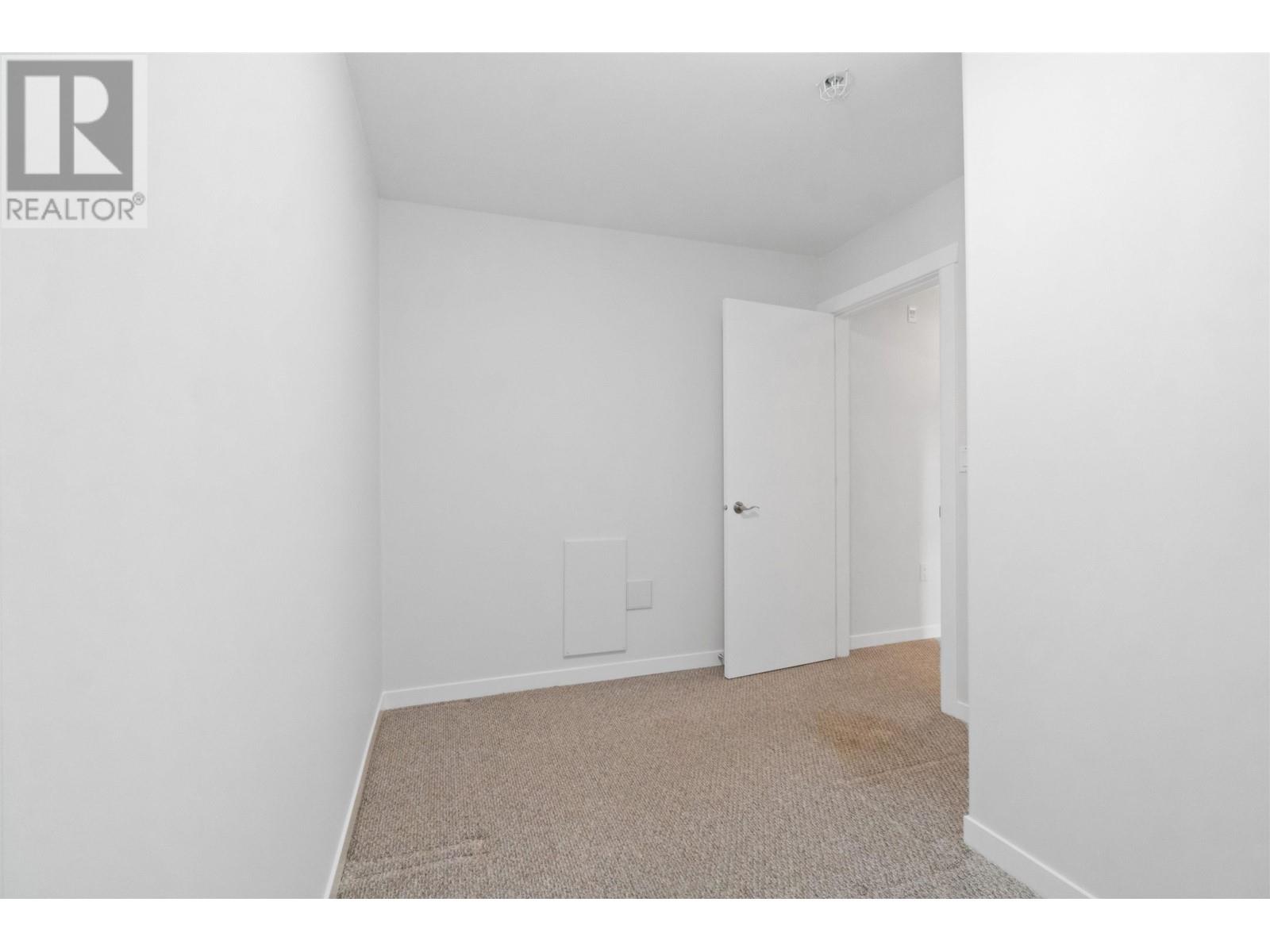 Listing Picture 25 of 37 : 401 4272 ALBERT STREET, Burnaby / 本拿比 - 魯藝地產 Yvonne Lu Group - MLS Medallion Club Member