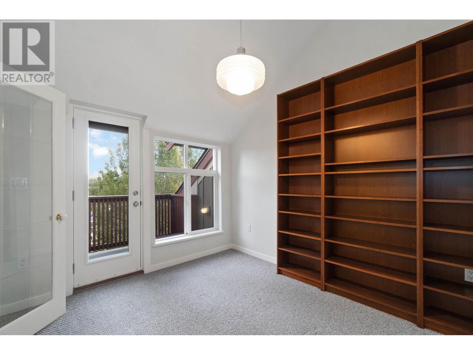 Listing Picture 9 of 37 : 401 4272 ALBERT STREET, Burnaby / 本拿比 - 魯藝地產 Yvonne Lu Group - MLS Medallion Club Member