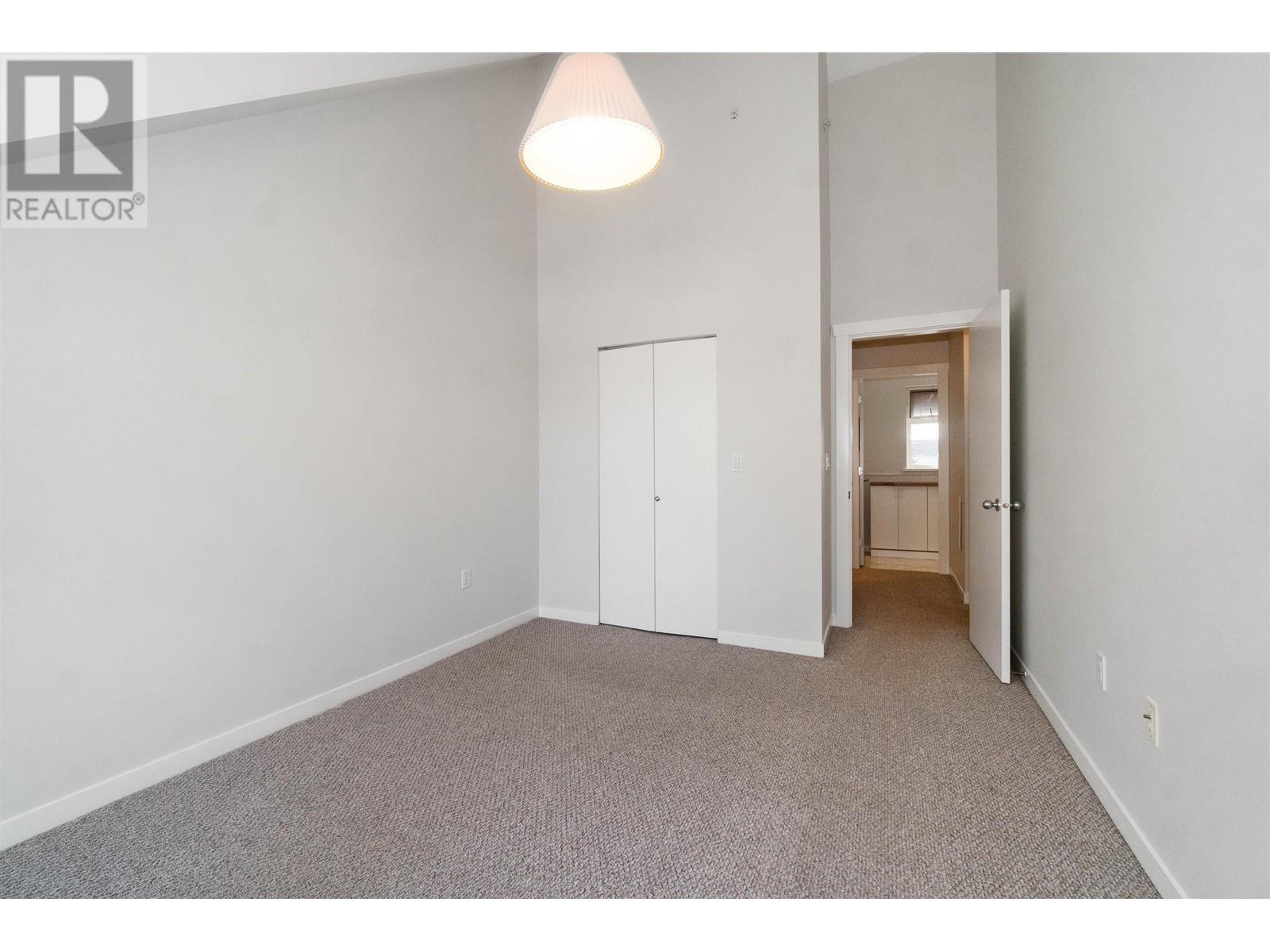 Listing Picture 18 of 37 : 401 4272 ALBERT STREET, Burnaby / 本拿比 - 魯藝地產 Yvonne Lu Group - MLS Medallion Club Member